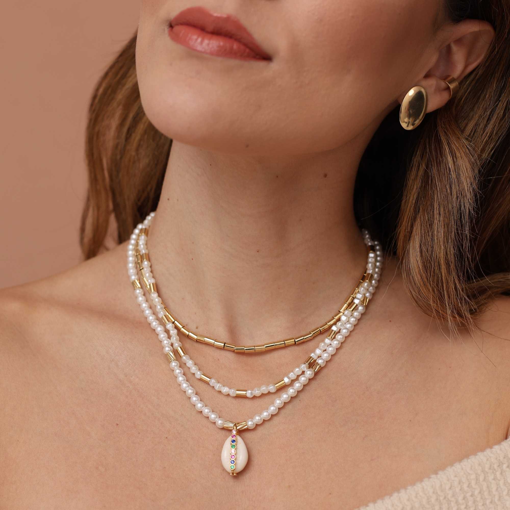 Colar Folheado a Ouro 18k Pérola Canutilho Texturizado e Pingente Búzio Zircônias Coloridas Dourado 3