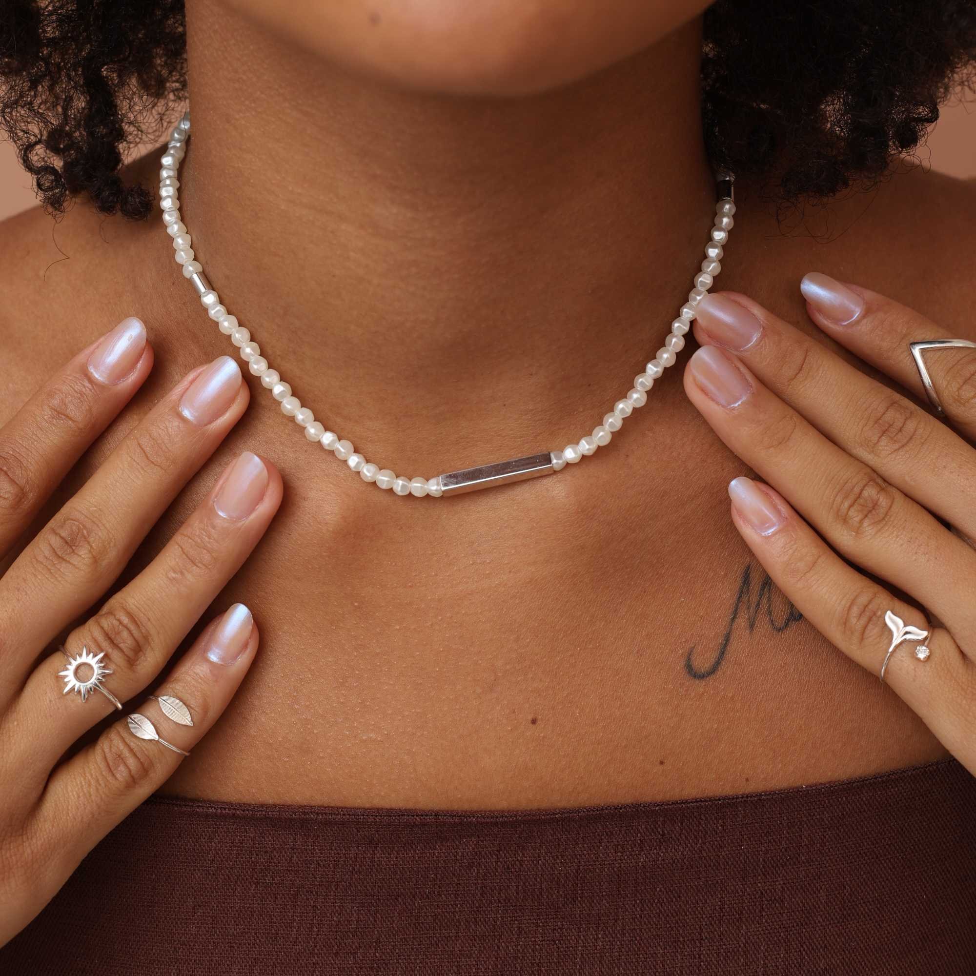 Colar Folheado a Ródio Canutilho Longo e Pérola Barroca Prata 2