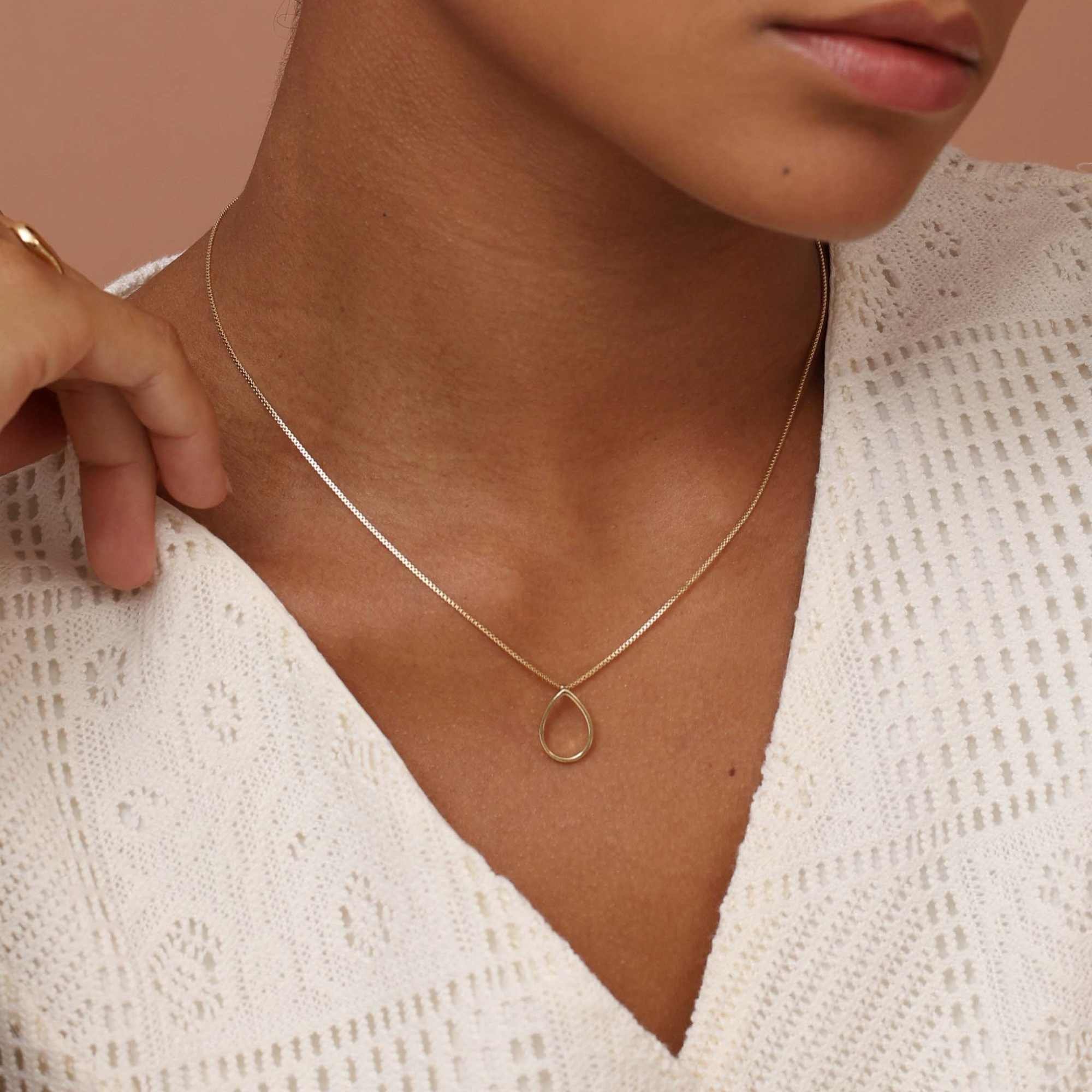 Colar Folheado a Ouro 18k Gota Lisa Vazada Dourado 3