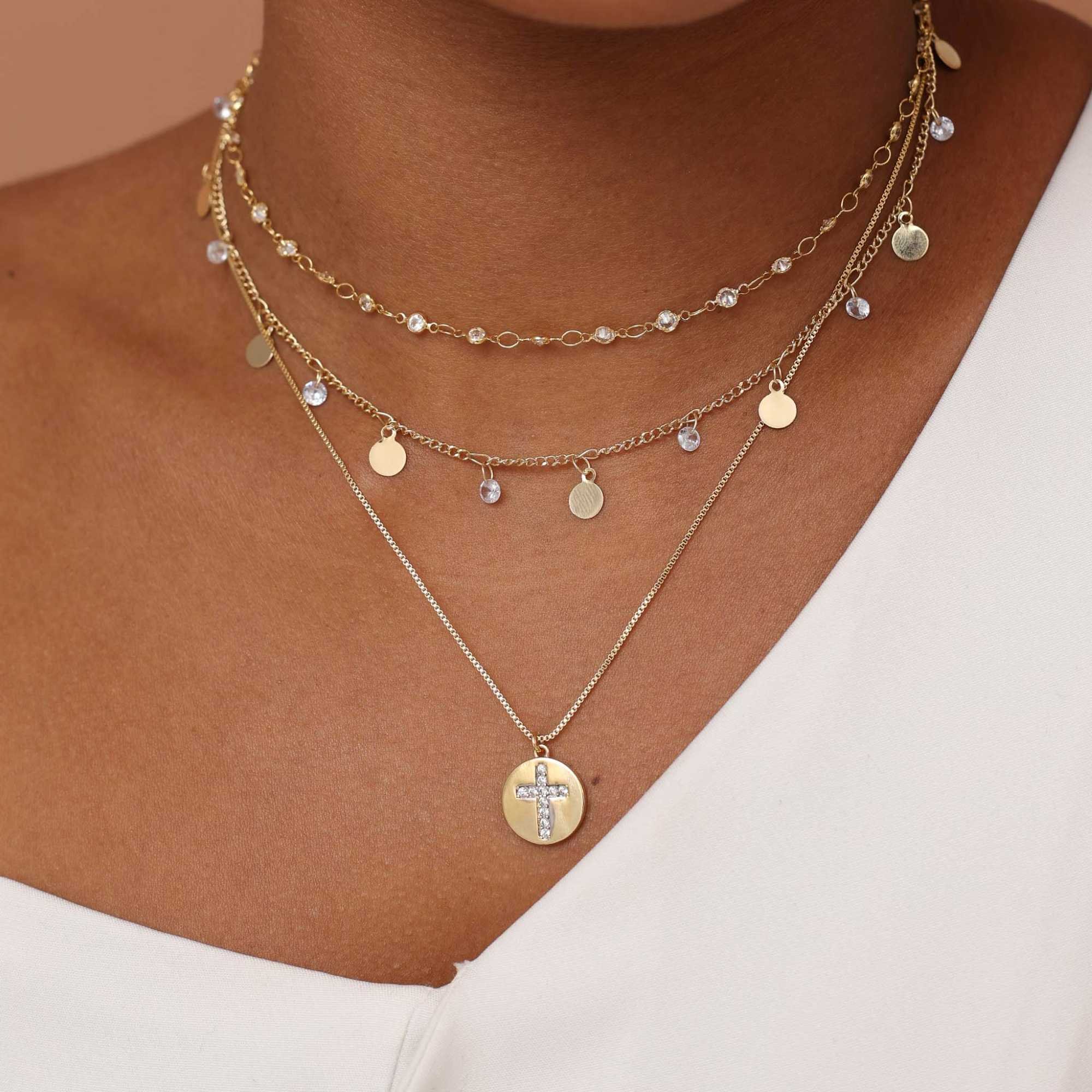 Colar Folheado a Ouro 18k Medalha Crucifixo Cravejado Dourado 2