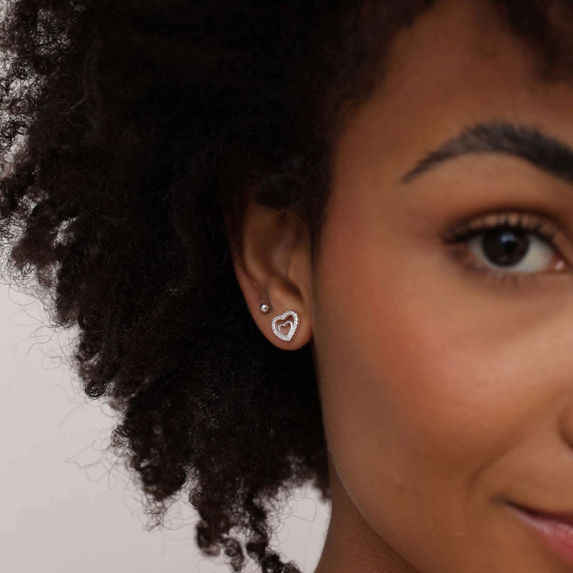 Brinco Prata 925 Duplo Coração Cravejado e Liso Prata 2