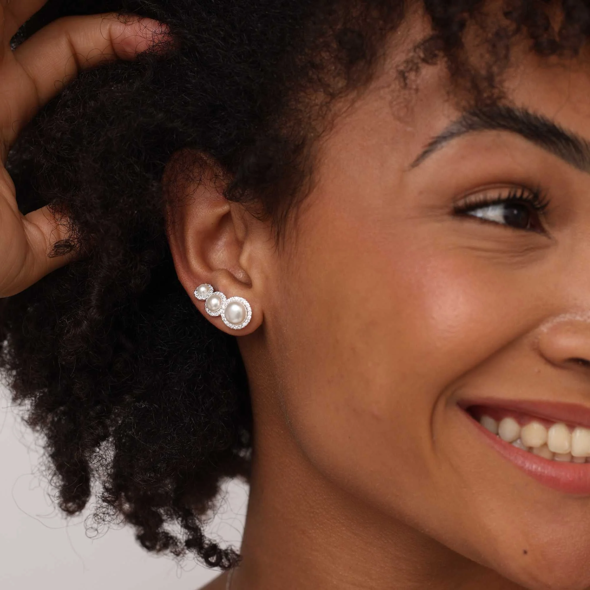 Brinco Prata 925 Pérola Borda Cravejada G Prata 3