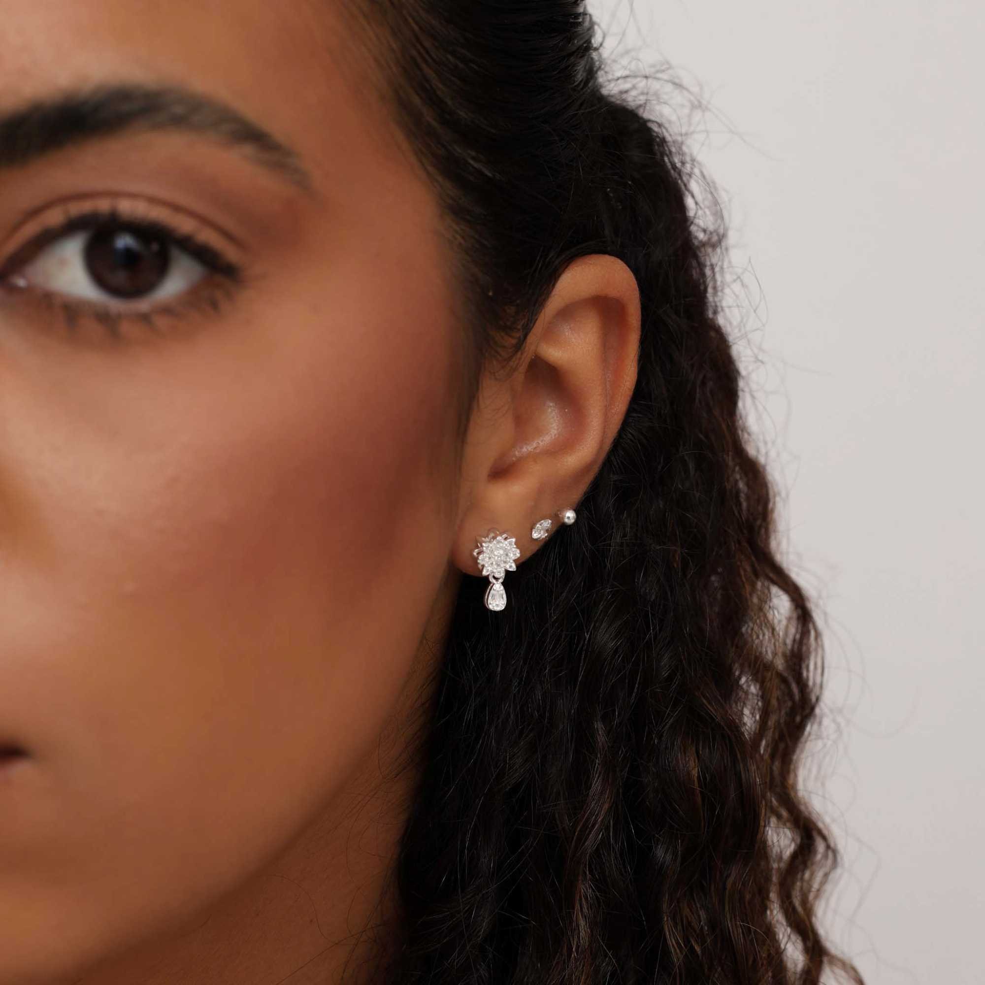 Brinco Prata 925 Flor e Gota Cravejada Prata 2