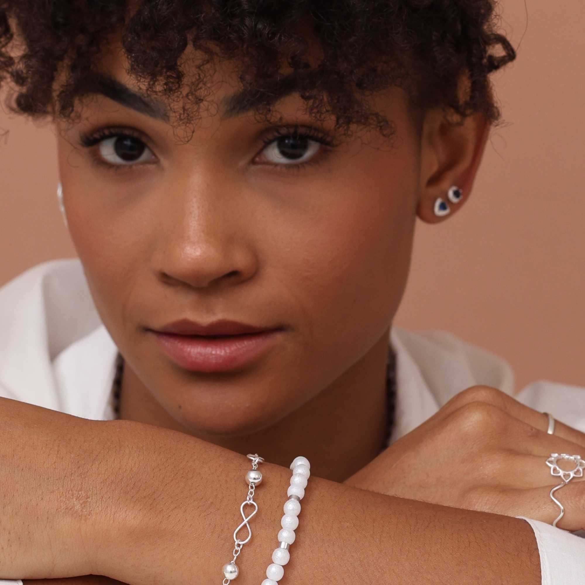 Brinco Prata 925 Zircônia Triângulo Azul Borda Cravejada Prata 5