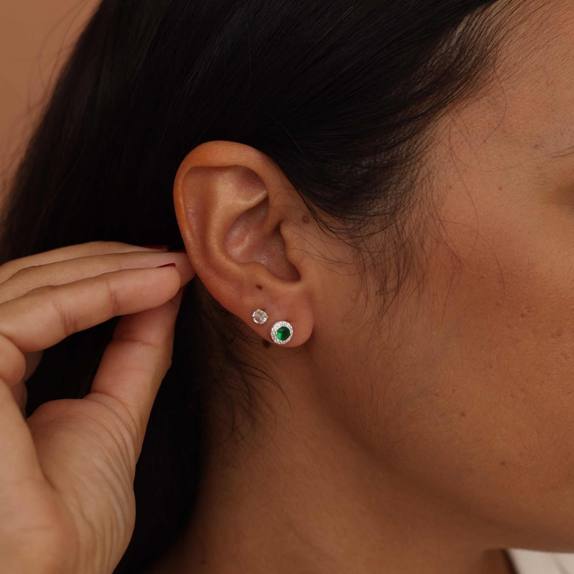 Brinco Prata 925 Ponto de Luz Verde Borda Cravejada Prata 4