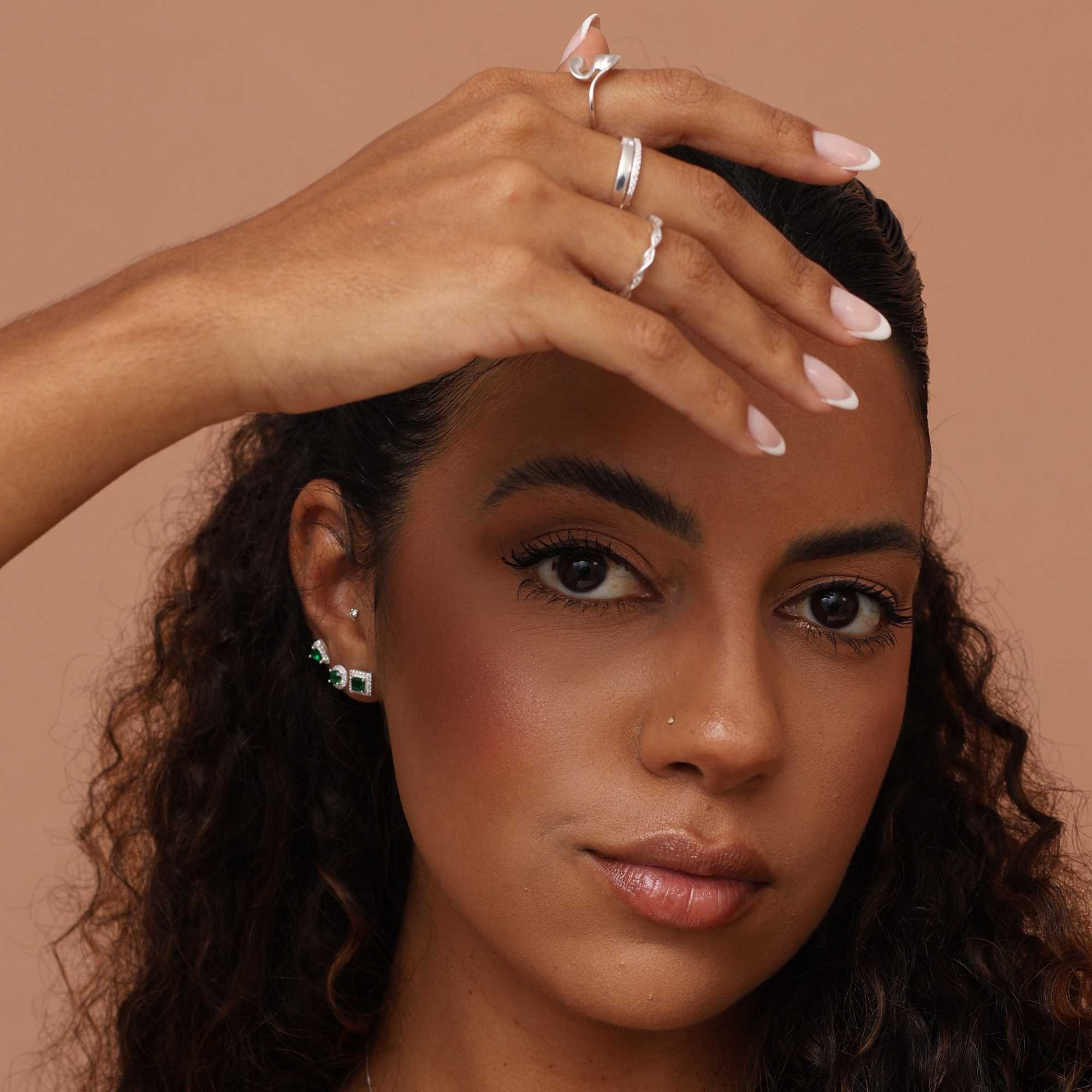 Brinco Prata 925 Zircônia Triângulo Verde Borda Cravejada Prata 3