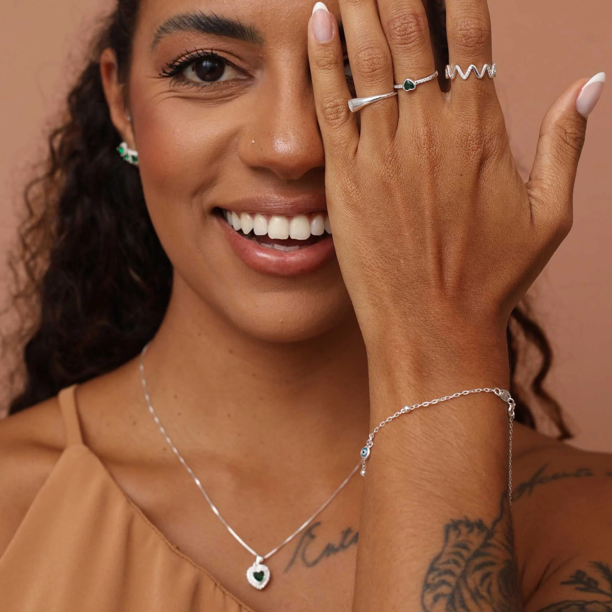 Conjunto Prata 925 Coração Verde Borda Cravejada Prata 4
