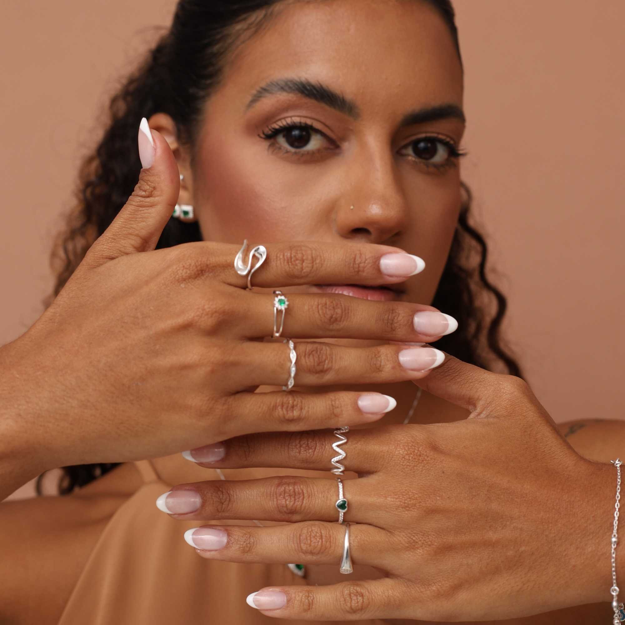 Anel Prata 925 Solitário Flor Cravejada Zircônia Verde Aro Duplo Prata 3