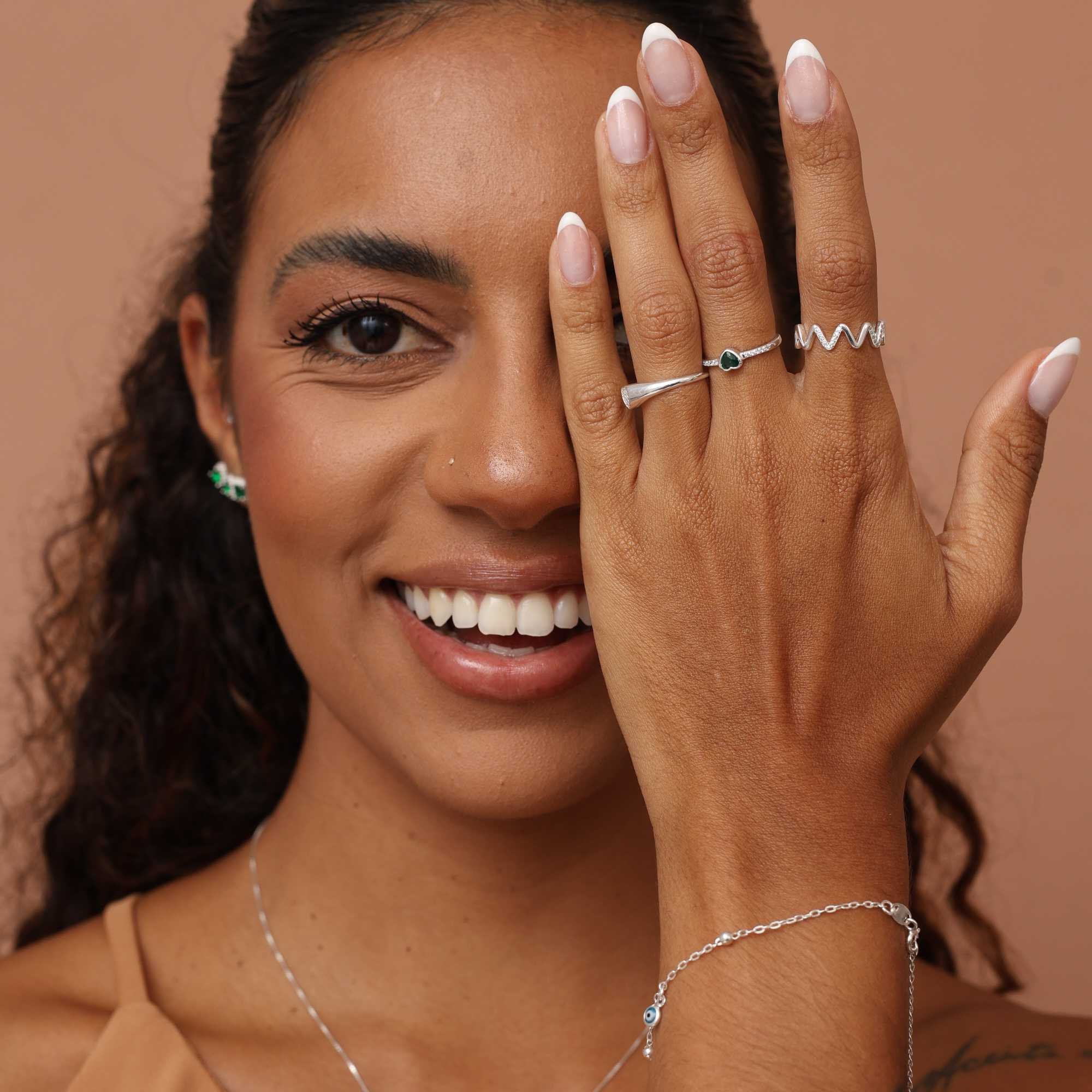 Anel Prata 925 Solitário Coração Zircônia Verde e Mini Zircônias Prata 4