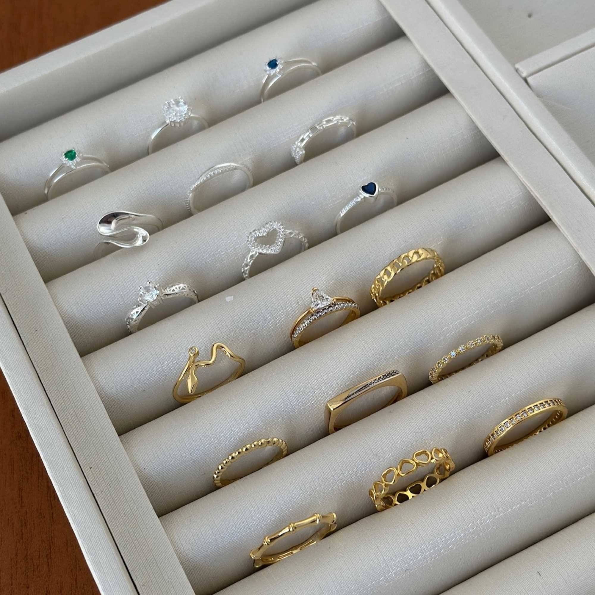 Anel Prata 925 Coração Cravejado e Aro com Detalhe Vazado Prata 10