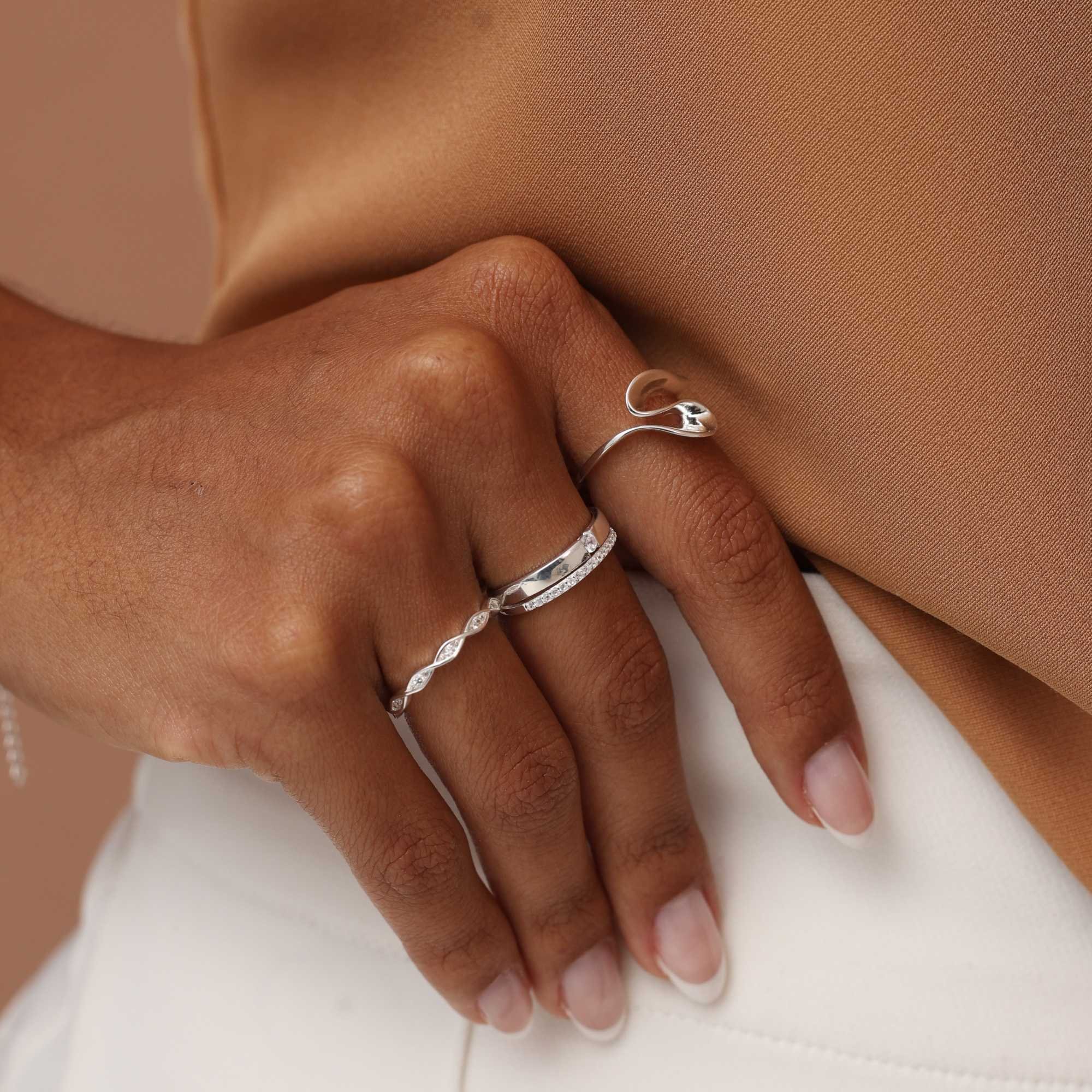 Anel Prata 925 Aro Trançado e Pontos de Luz Prata 2