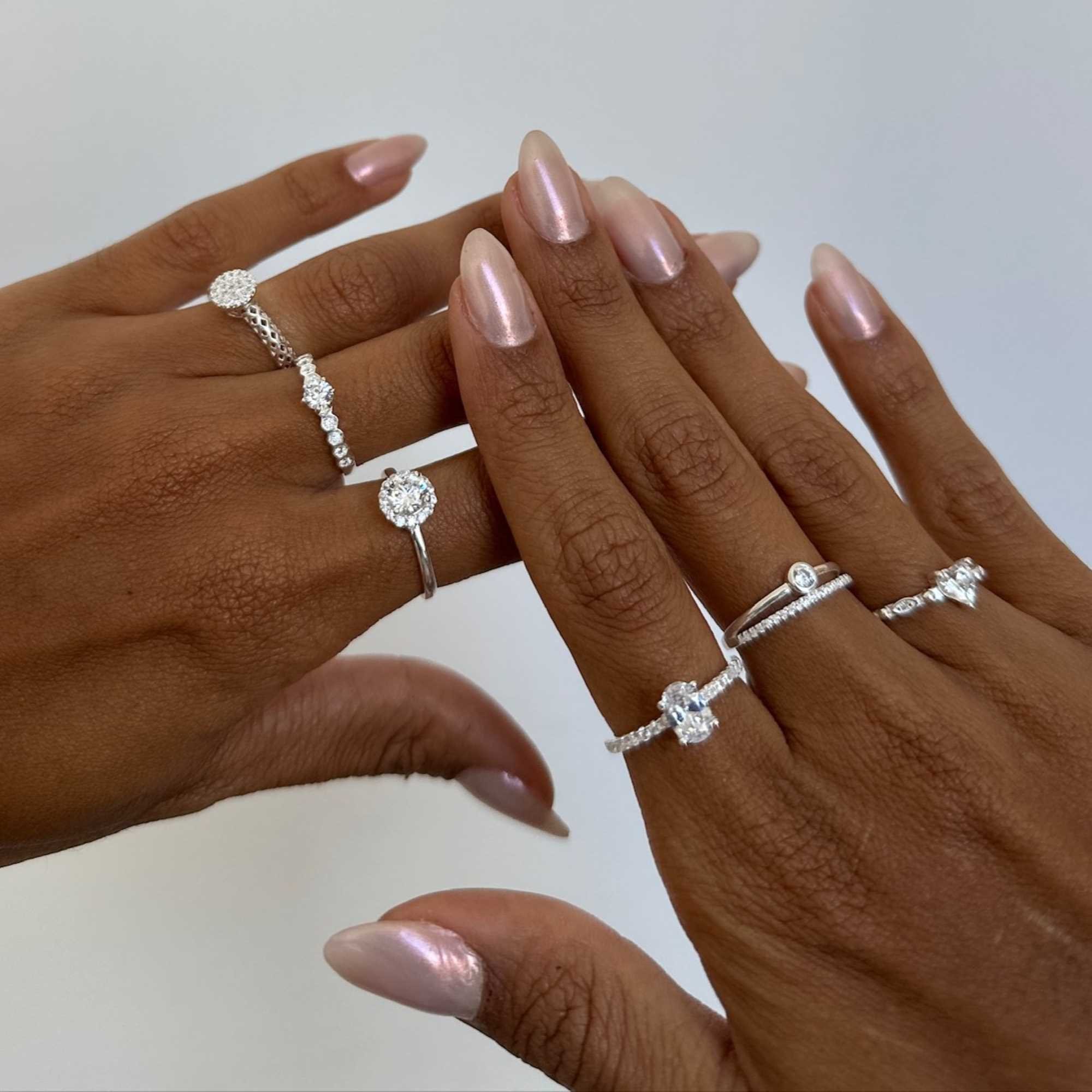 Anel Prata 925 Solitário Zircônia Oval Meio Aro Cravejado Prata 3