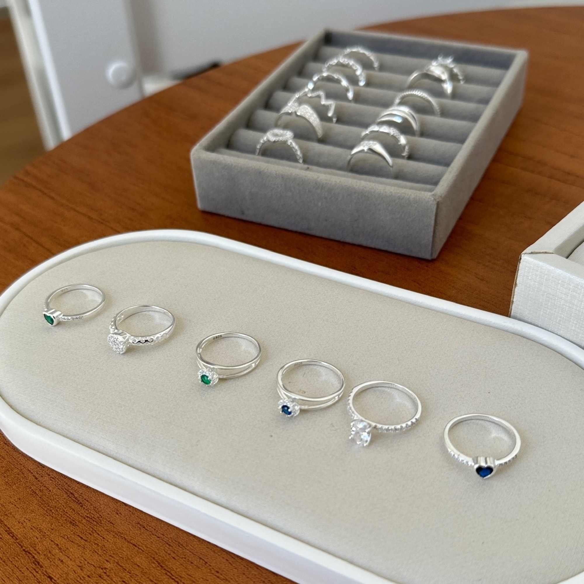 Anel Prata 925 Solitário Zircônia Oval Meio Aro Cravejado Prata 4