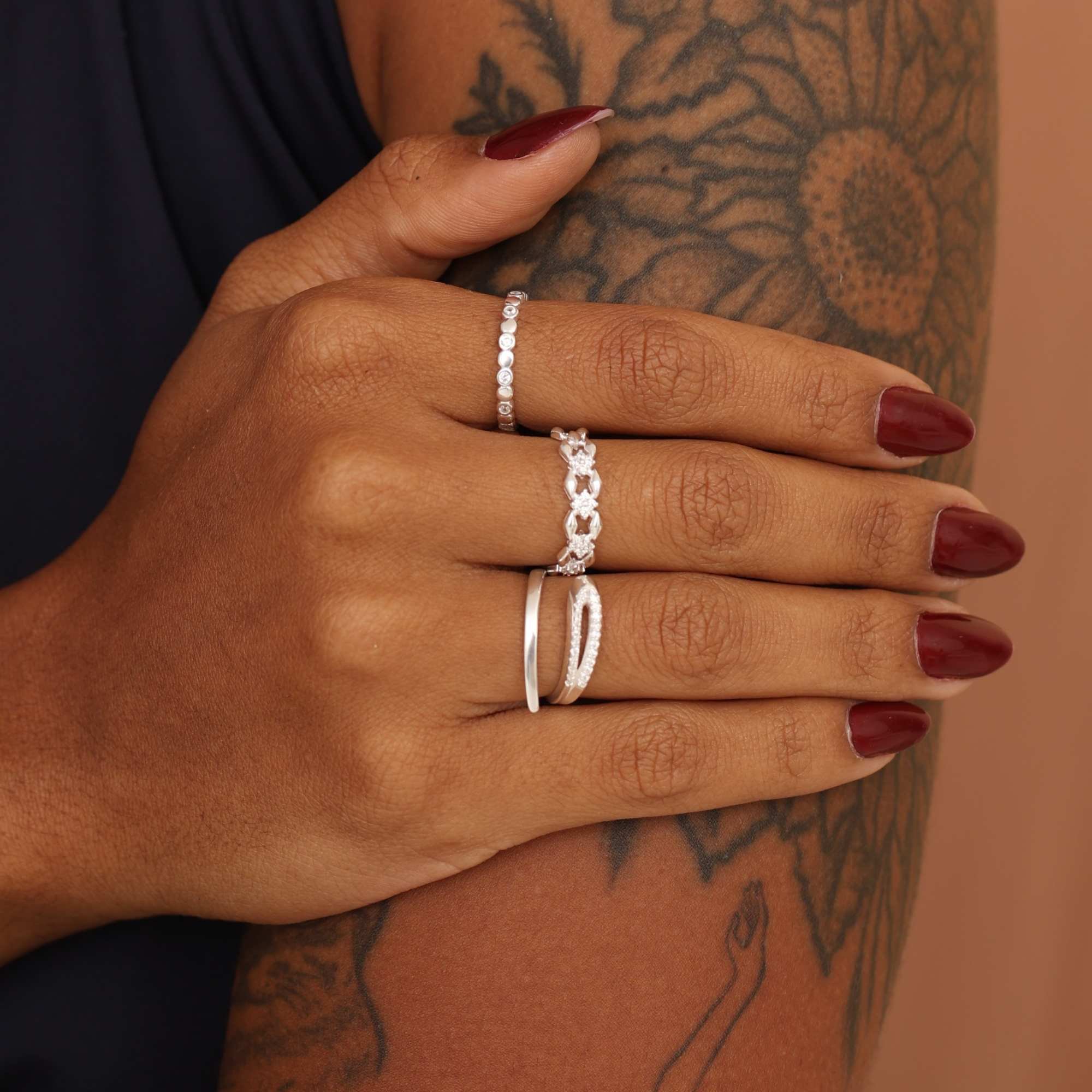 Anel Prata 925 Bolinhas Achatadas e Zircônias Redondas Prata 4