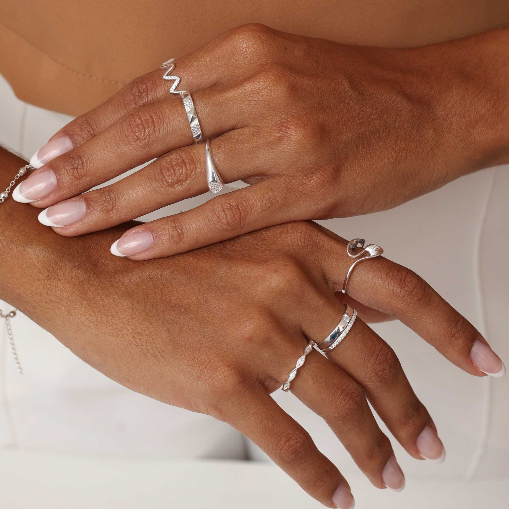 Anel Prata 925 Aro Abaulado Coração Cravejado Prata 3