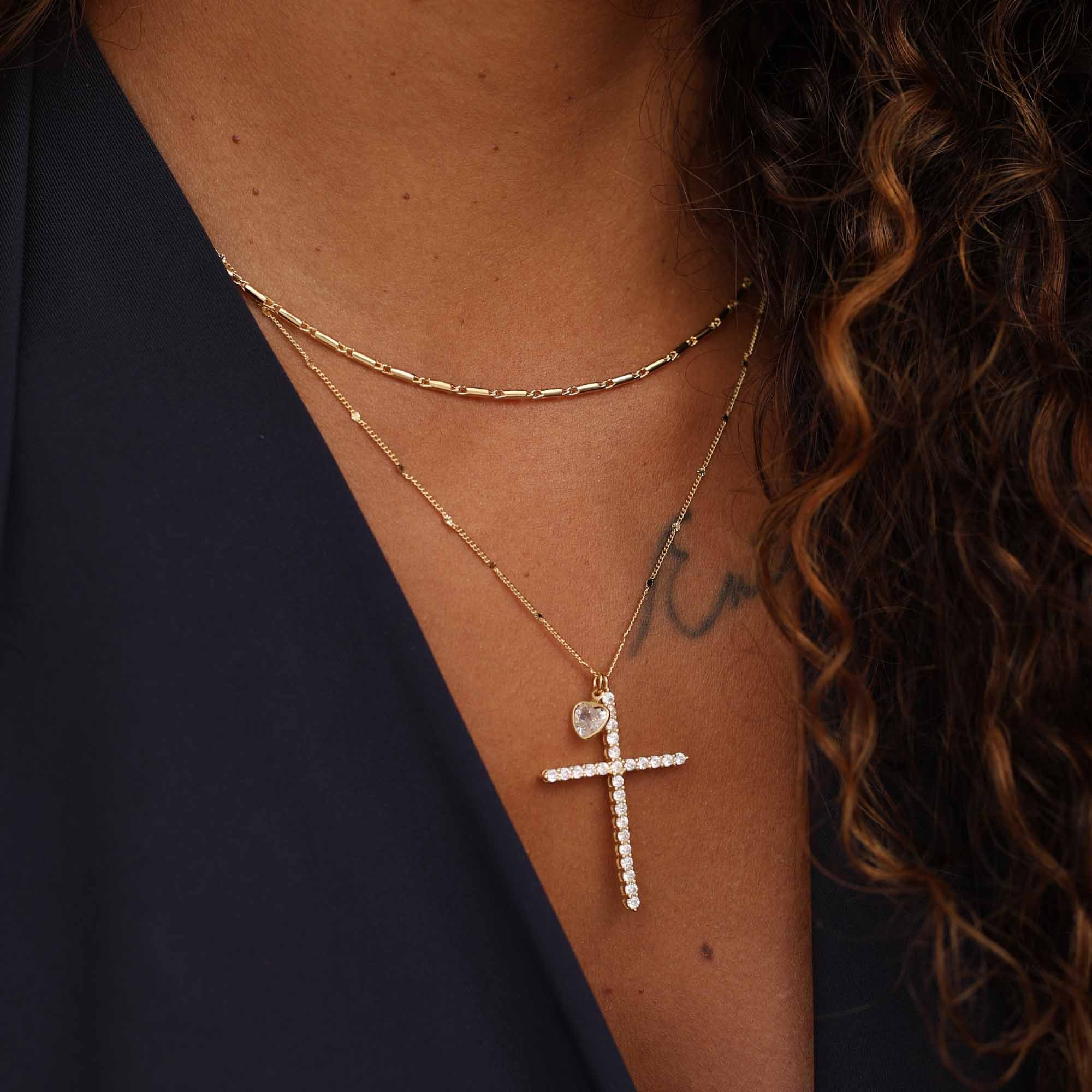 Colar Folheado a Ouro 18k Coração e Crucifixo Cravejado Dourado 2