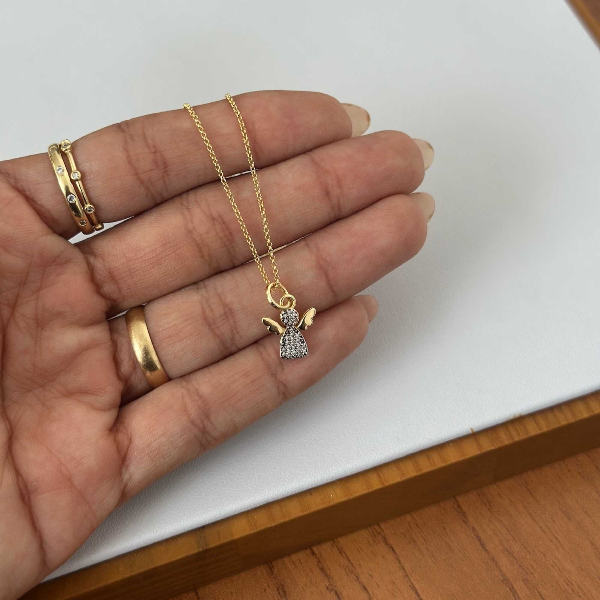 Colar Folheado a Ouro 18k Pingente Anjo da Guarda Cravejado Dourado 3