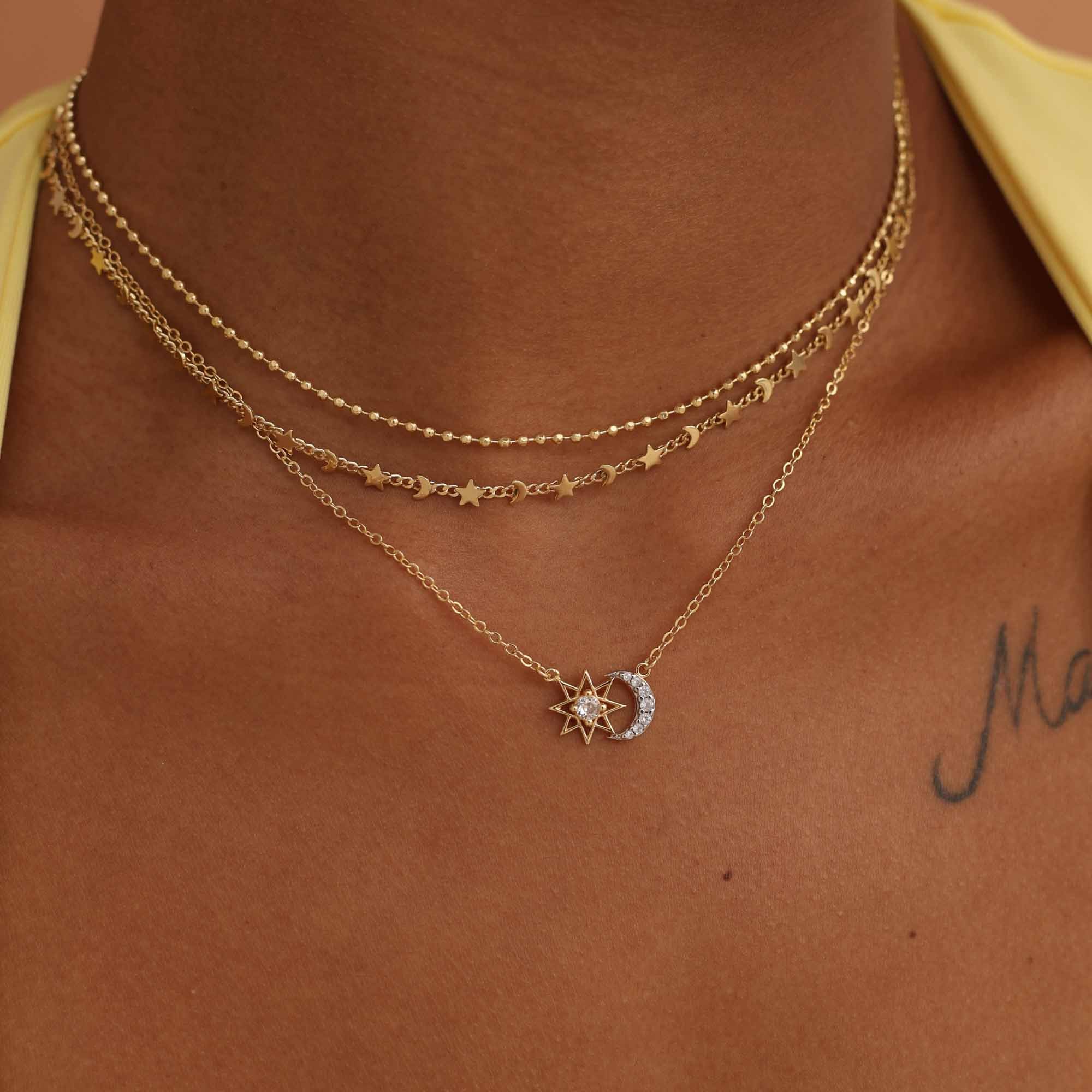 Gargantilha Folheado a Ouro 18k Mini Lua e Estrela Dourado 2