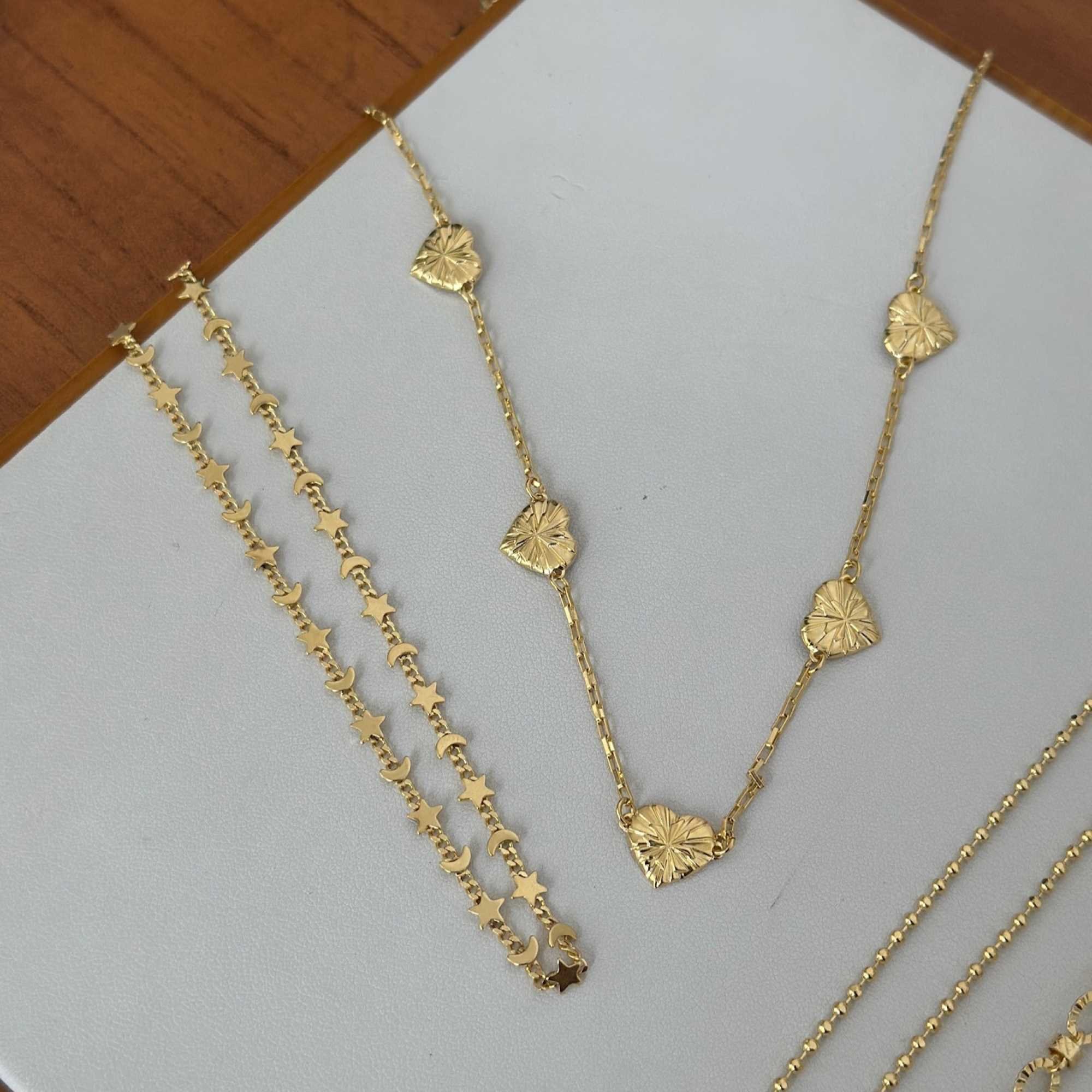 Gargantilha Folheado a Ouro 18k Mini Lua e Estrela Dourado 4