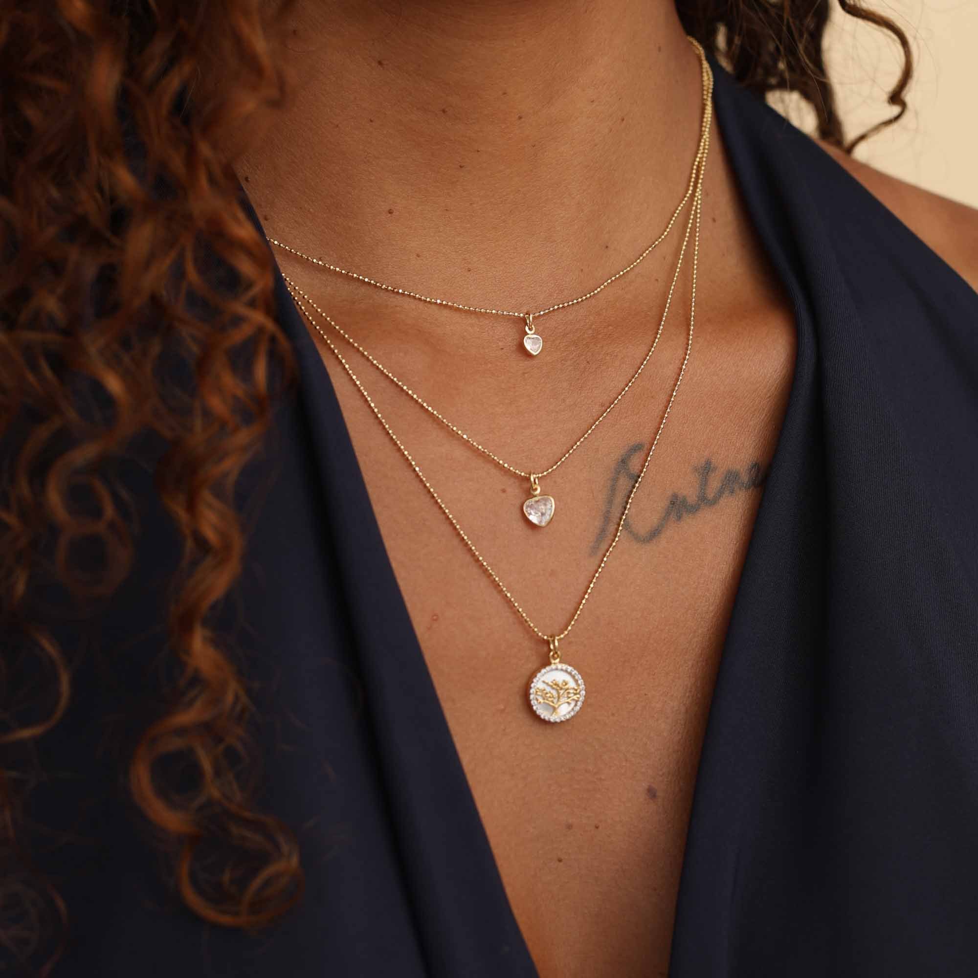 Colar Folheado a Ouro 18k Triplo Corações e Árvore da Vida Dourado 2