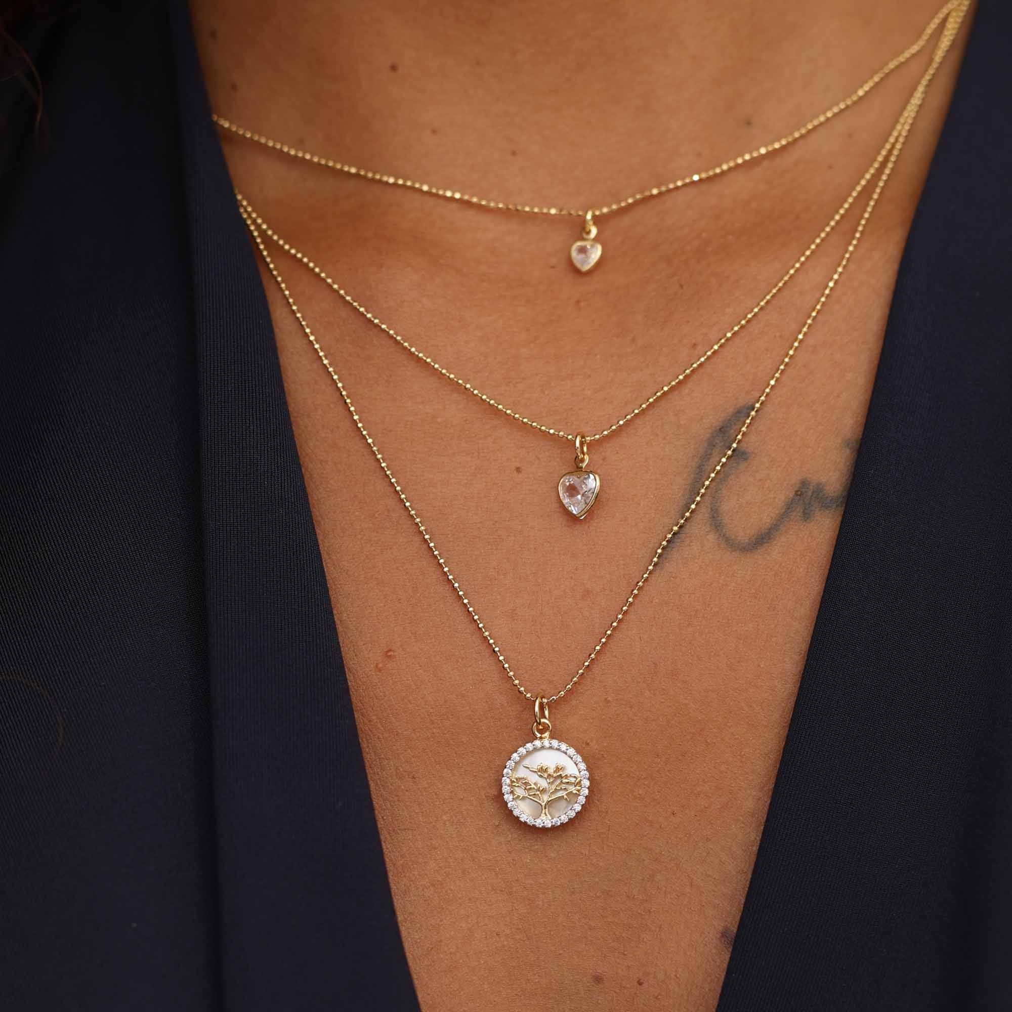 Colar Folheado a Ouro 18k Triplo Corações e Árvore da Vida Dourado 4