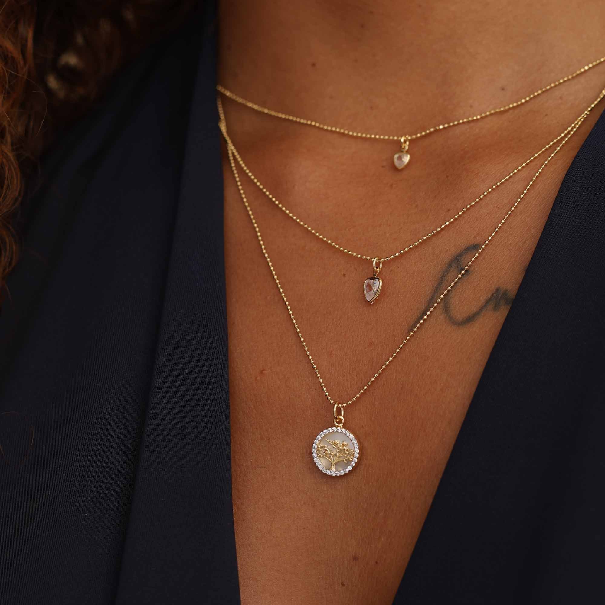 Colar Folheado a Ouro 18k Triplo Corações e Árvore da Vida Dourado 5