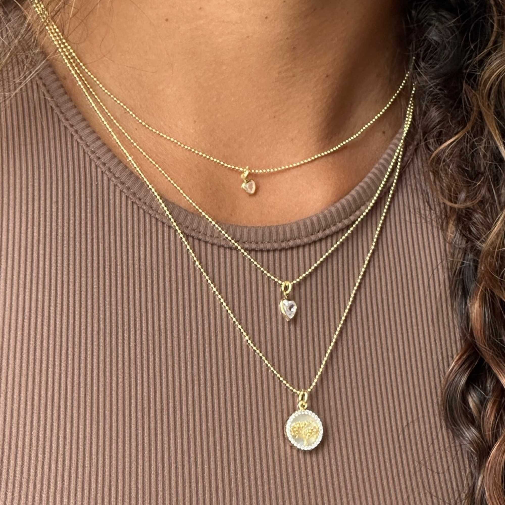 Colar Folheado a Ouro 18k Triplo Corações e Árvore da Vida Dourado 6