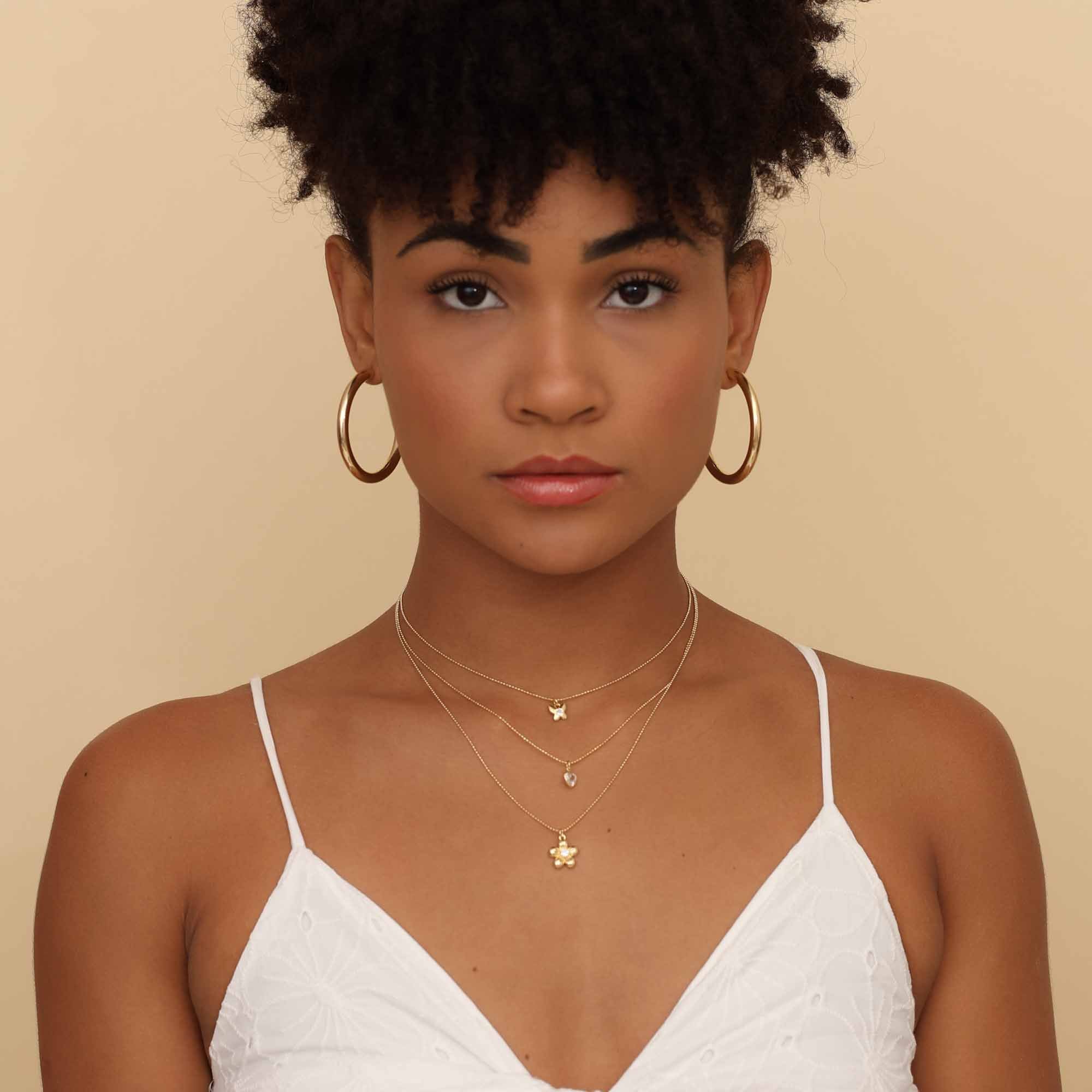 Colar Folheado a Ouro 18k Triplo Pingente Borboleta, Coração e Flor Zircônia Dourado 2