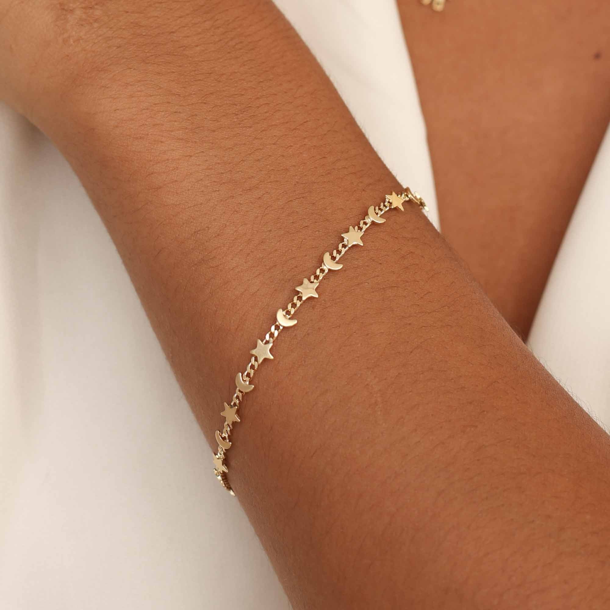 Pulseira Folheado a Ouro 18k Mini Estrela e Lua Dourado 2