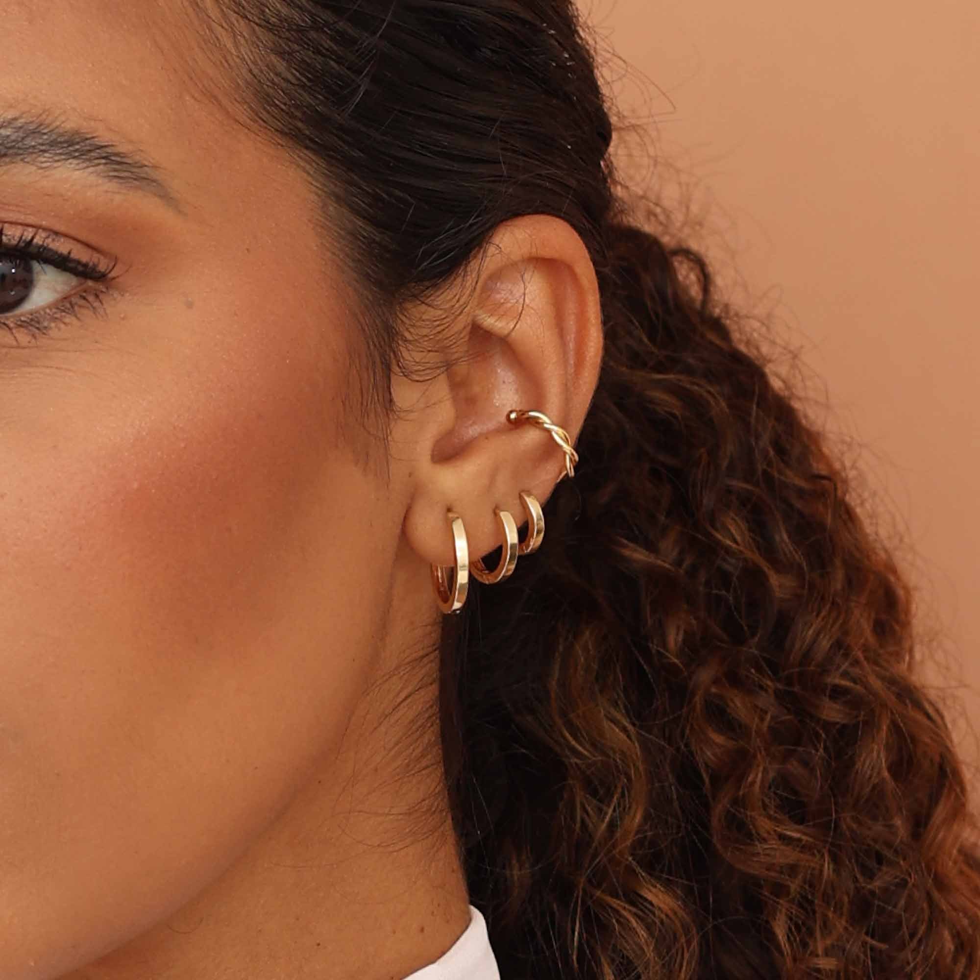 Kit 3 Argolinhas Folheado a Ouro 18k Aro Quadrado Liso 2mm P, M e G Dourado 3