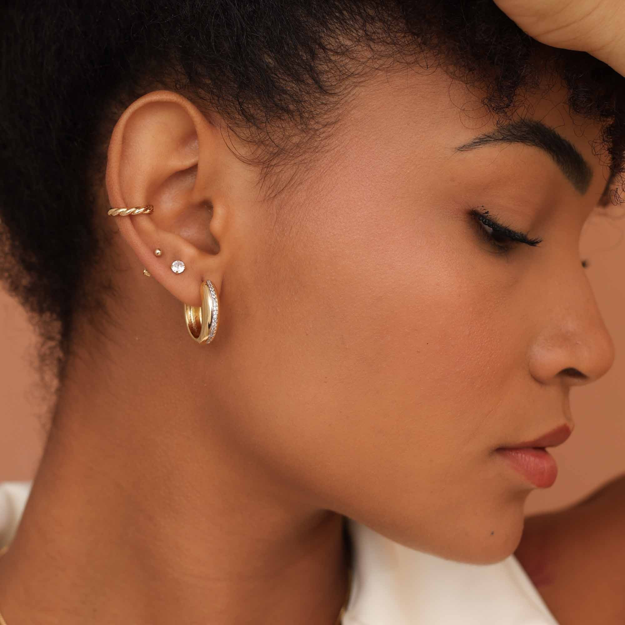 Argola Folheado a Ouro 18k Aro Redondo Fileira Cravejada Dourado 2