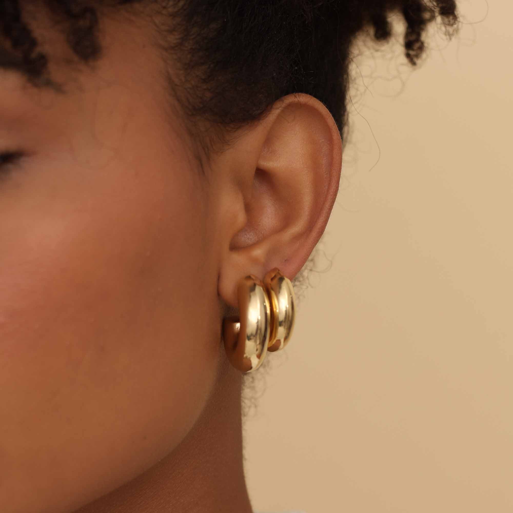 Argola Folheado a Ouro 18k Grossa Tubo Liso 9mm M Dourado 3