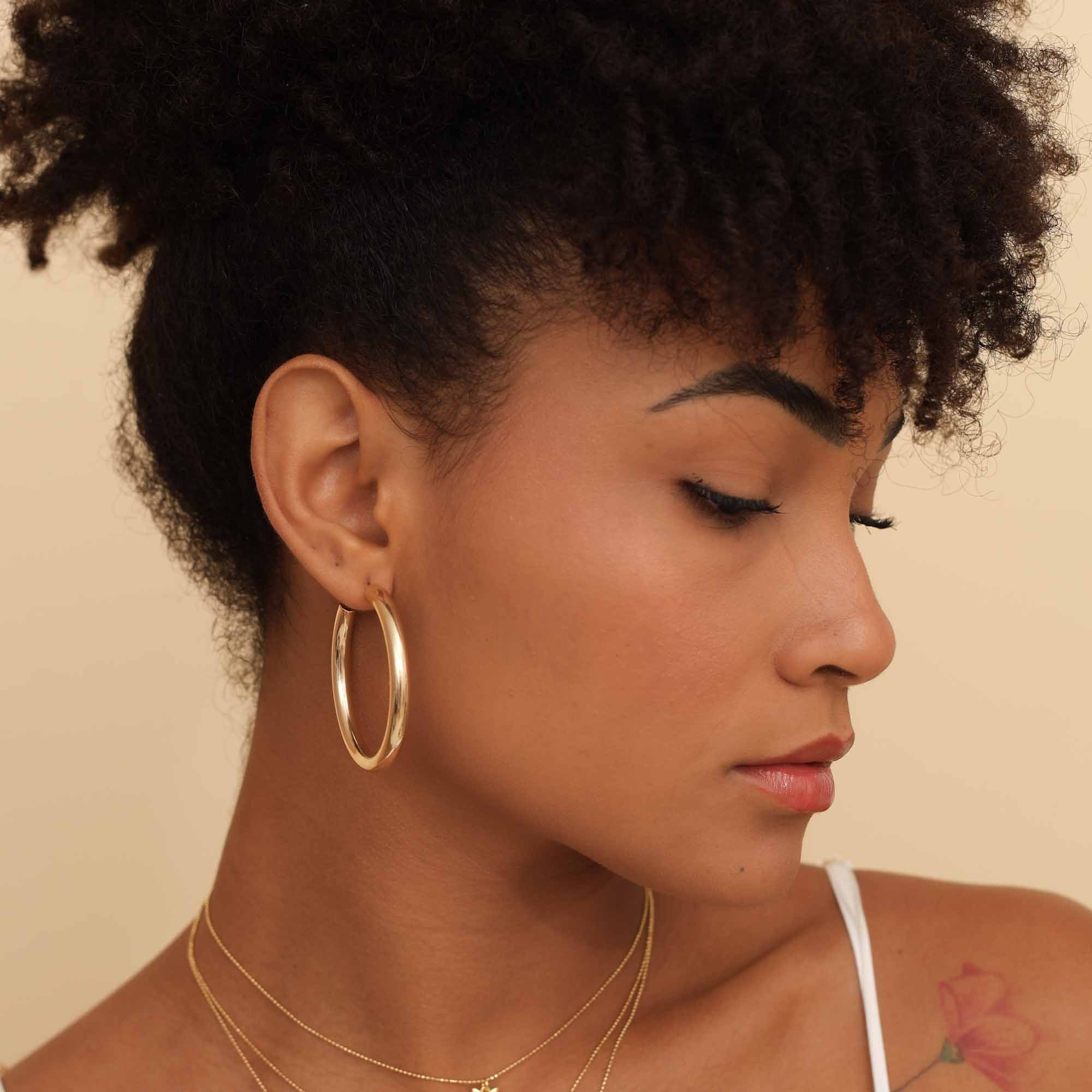 Argola Folheado a Ouro 18k Tubo Aro Liso GG 4cm Dourado 2