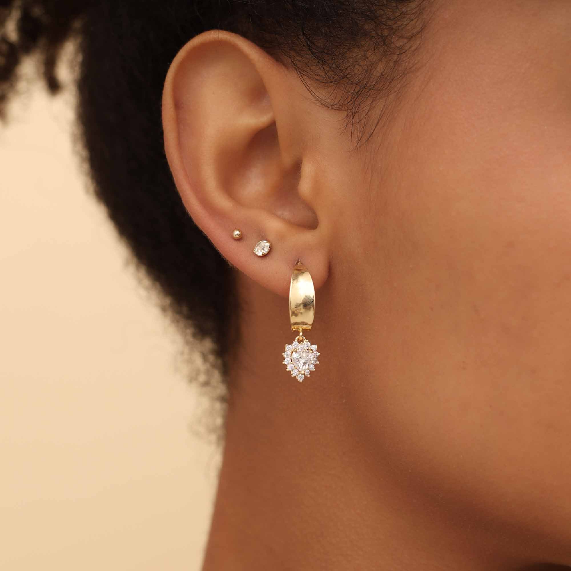 Argolinha Folheado a Ouro 18k Aro Liso Pingente Coração Cravejado Dourado 4