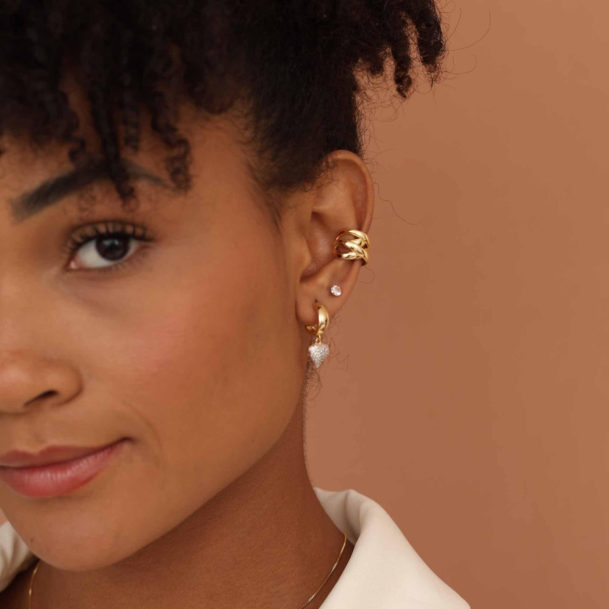 Argolinha Folheado a Ouro 18k Aro Largo Pìngente Coração Cravejado Dourado 3