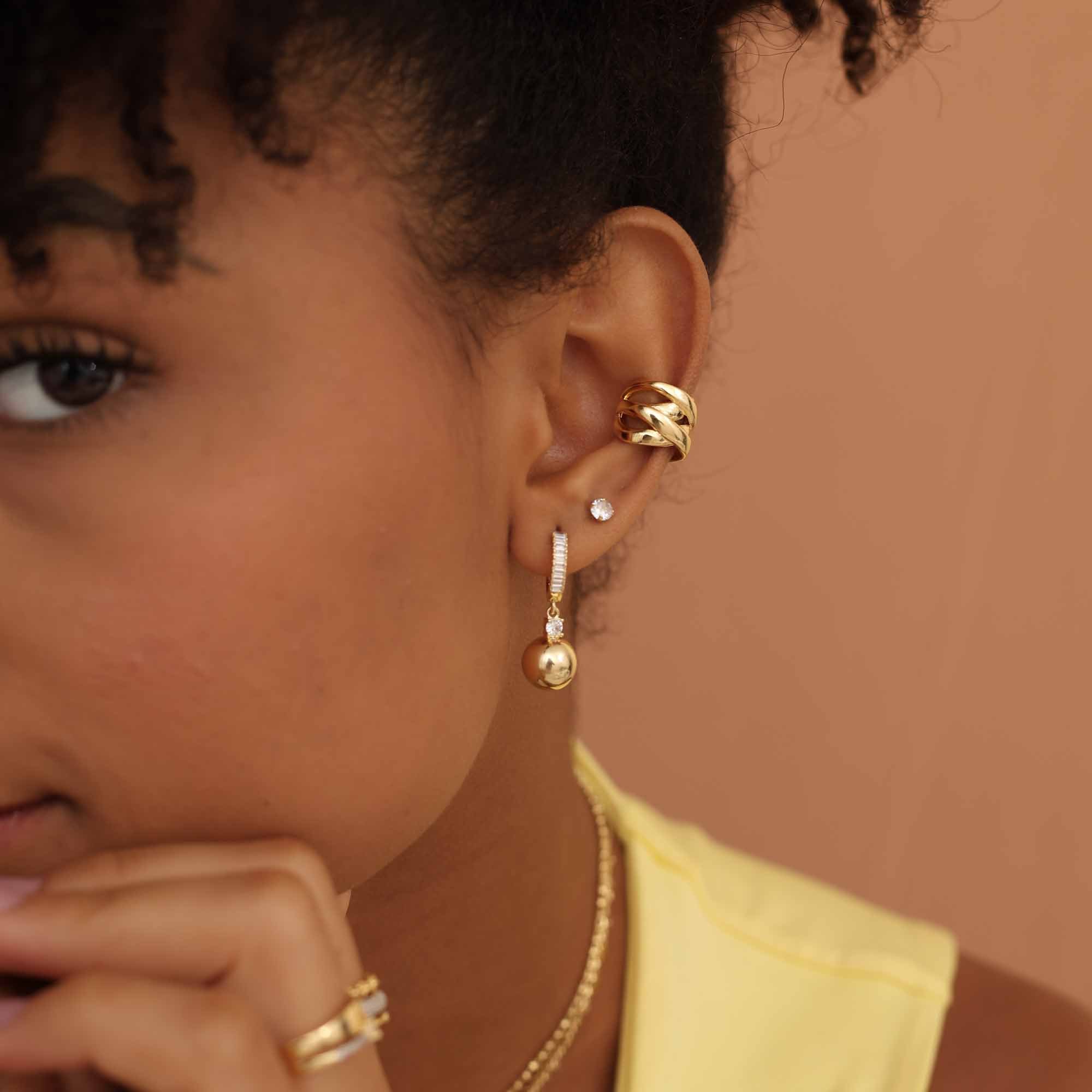 Argolinha Folheado a Ouro 18k Pingente Ponto de Luz e Bola 10mm Dourado 2