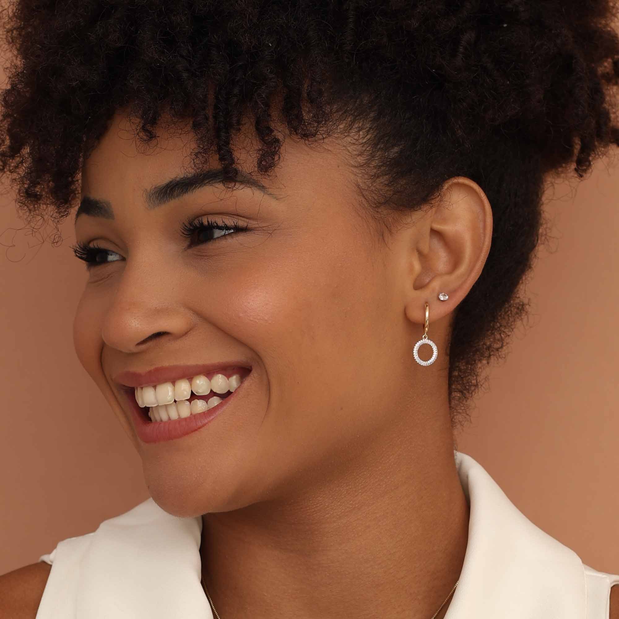 Argolinha Folheado a Ouro 18k Lisa Pingente Argola Cravejada Dourado 2