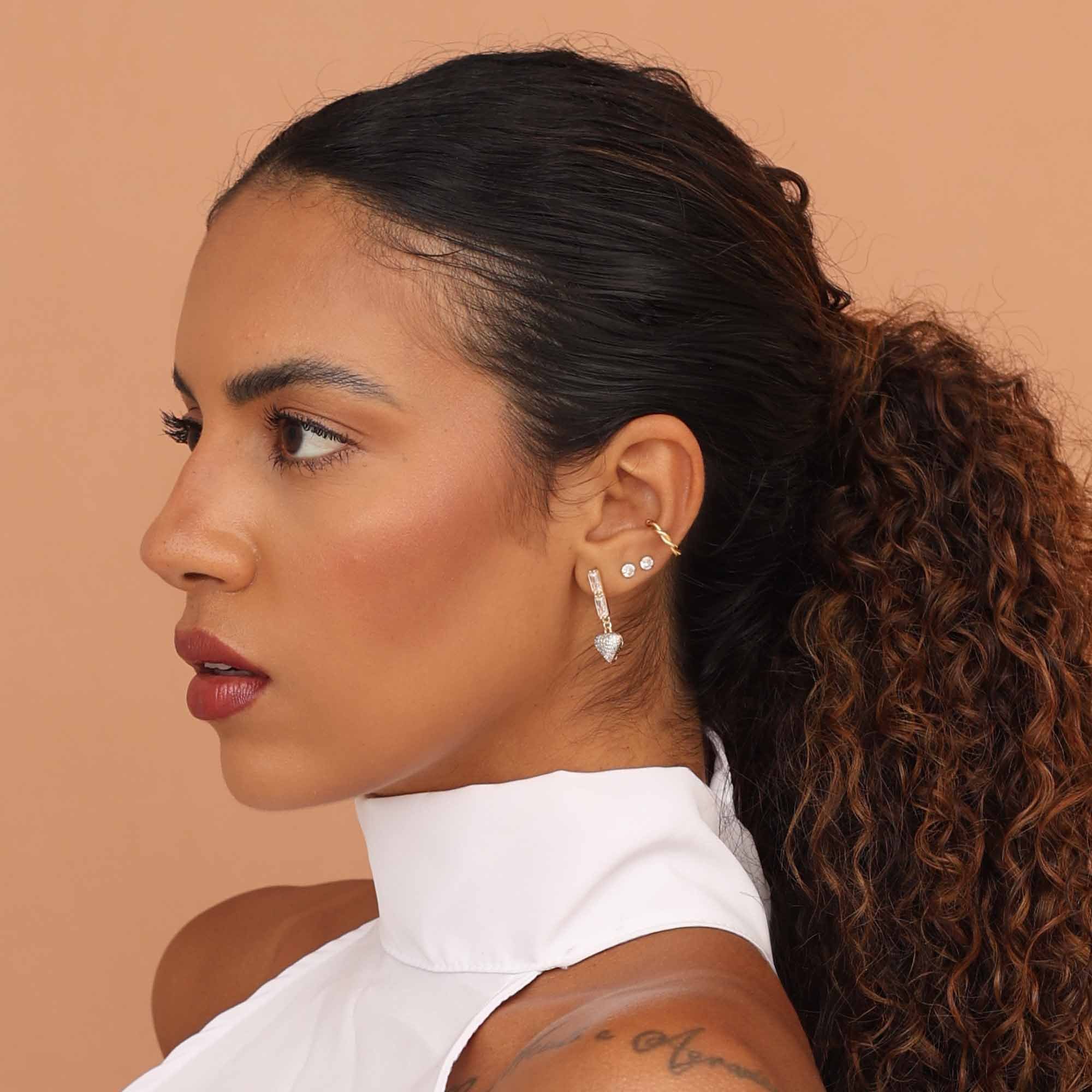 Brinco Folheado a Ouro 18k Zircônia Dupla Pingente Coração Cravejado Dourado 2