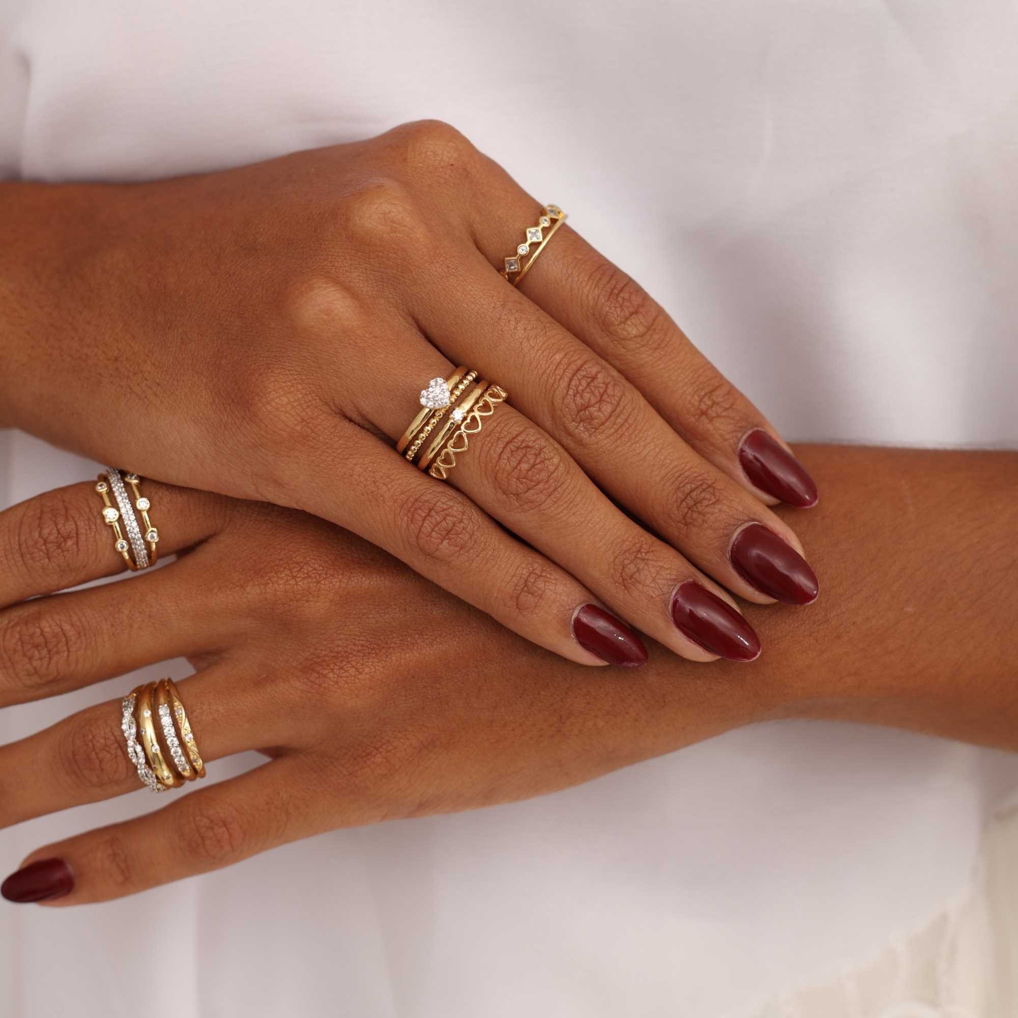 Anel Folheado a Ouro 18k Aros Corações Conectados, Gominhos e Solitários Dourado 7