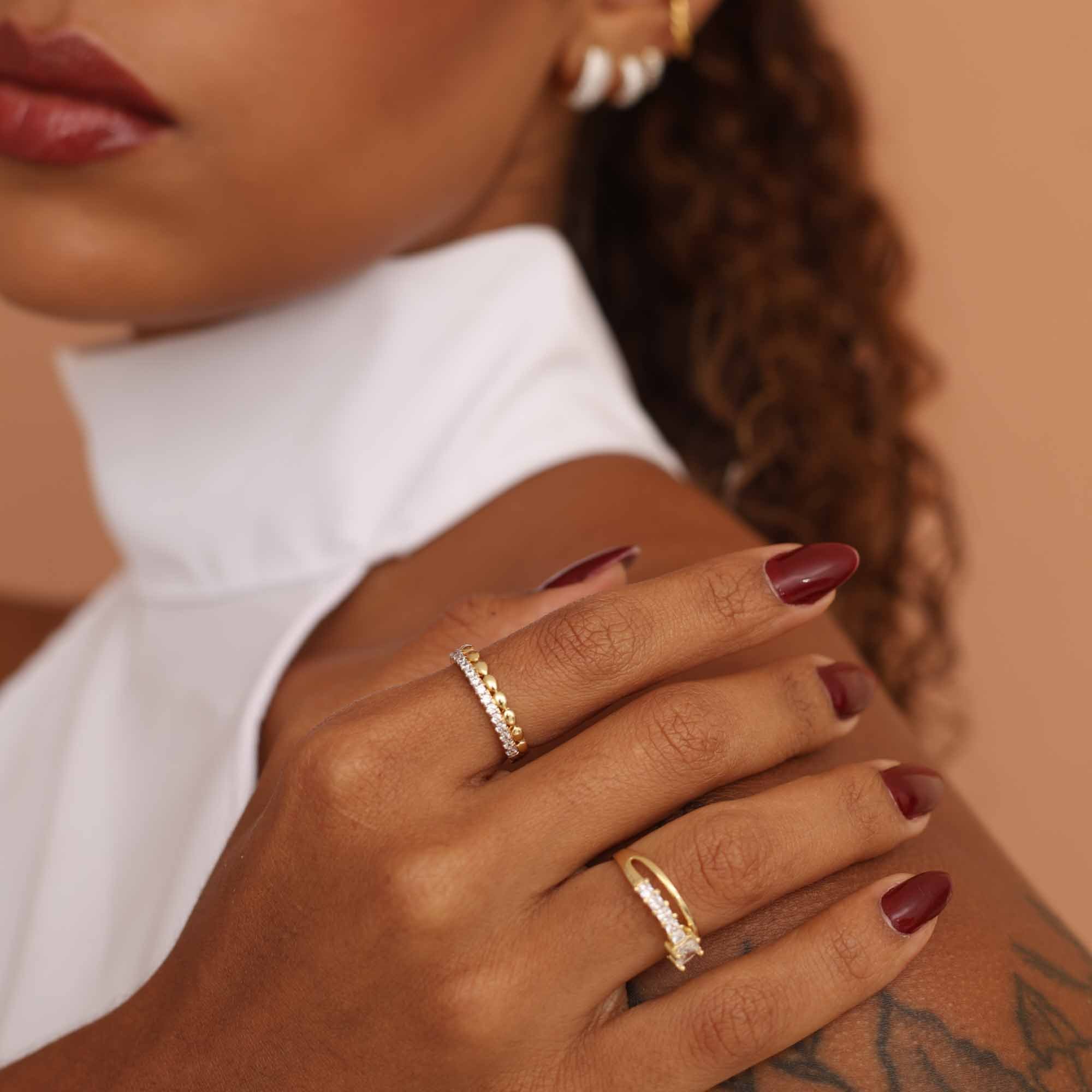 Anel Folheado a Ouro 18k Duplo Gotas Conectadas e Aparador Cravejado Dourado 2