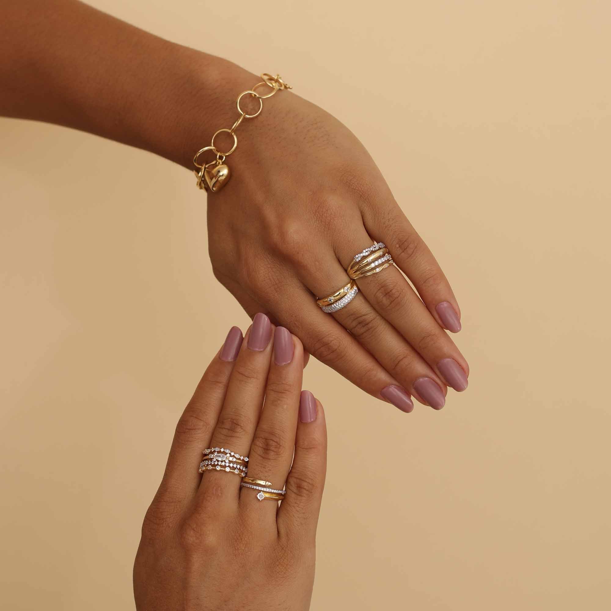 Anel Folheado a Ouro 18k Duplo Aparador Cravejado e Ponto de Luz Dourado