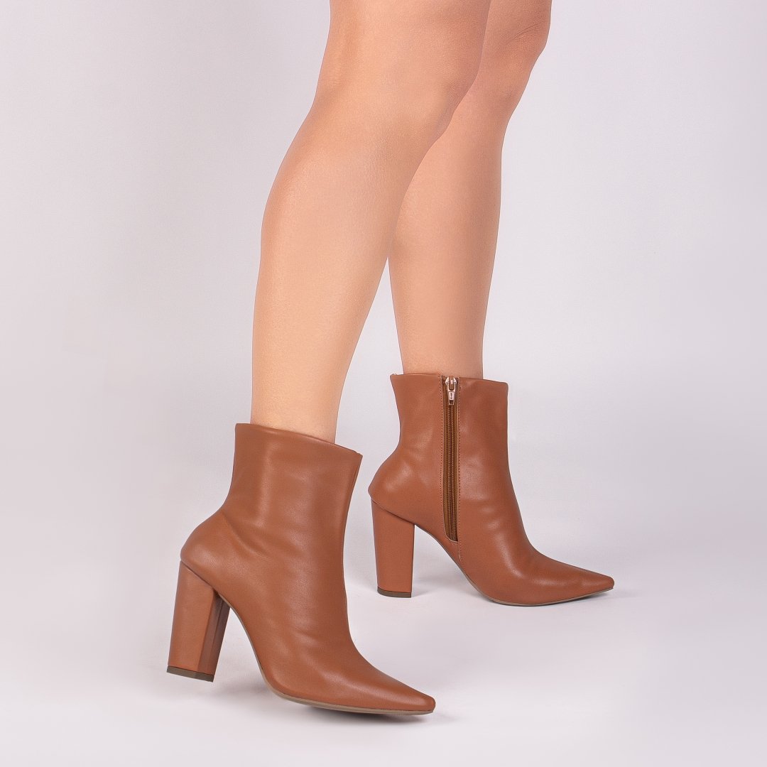 Elegancia e Conforto Definidos: Bota Caramelo com Ziper Salto 9cm Marrom 8
