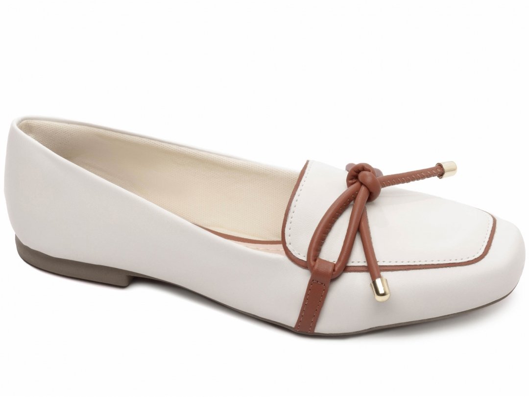 Elegancia e Conforto em Cada Passo - Mocassim Feminino Rasteiro com Laco - Caramelo e Napa Branco Branco 4