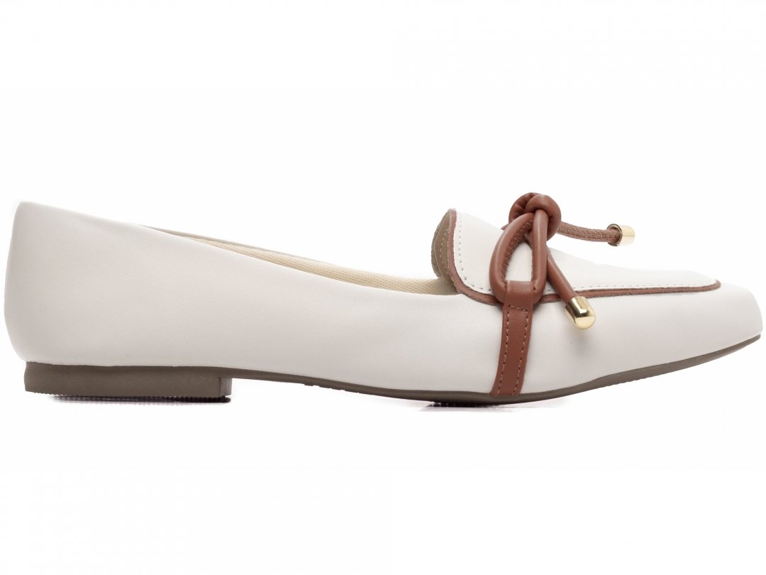 Elegancia e Conforto em Cada Passo - Mocassim Feminino Rasteiro com Laco - Caramelo e Napa Branco Branco 5