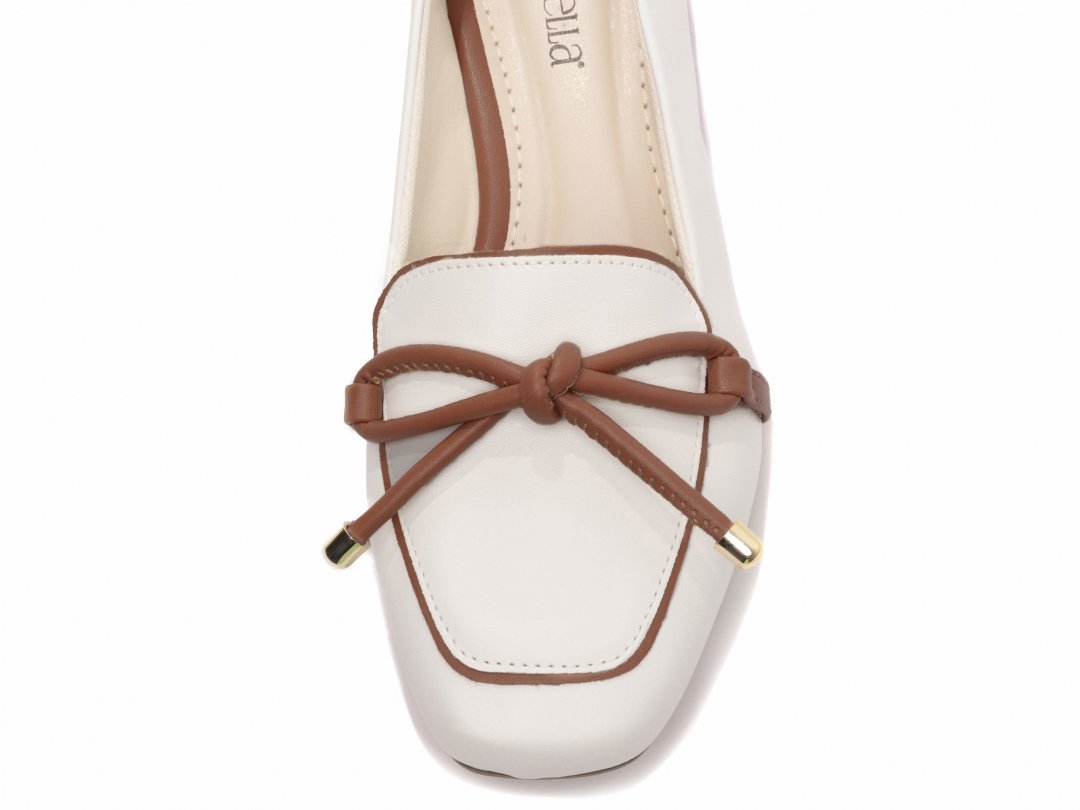 Elegancia e Conforto em Cada Passo - Mocassim Feminino Rasteiro com Laco - Caramelo e Napa Branco Branco 7