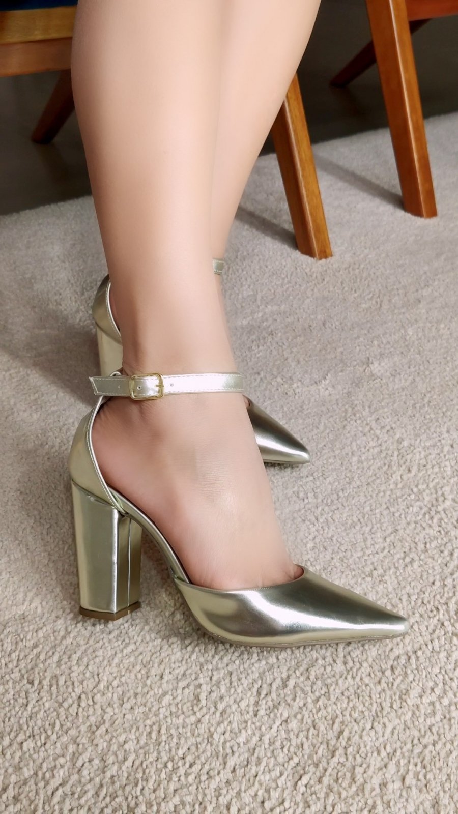 Scarpin Aberto com Fivela Salto 9cm Luxo e Glamour em Ouro Light Dourado 7