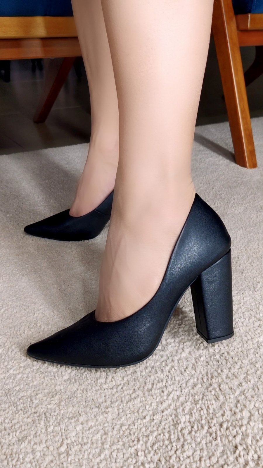 Scarpin Tradicional Salto 9cm - Elegancia e Glamour em Preto Preto 7