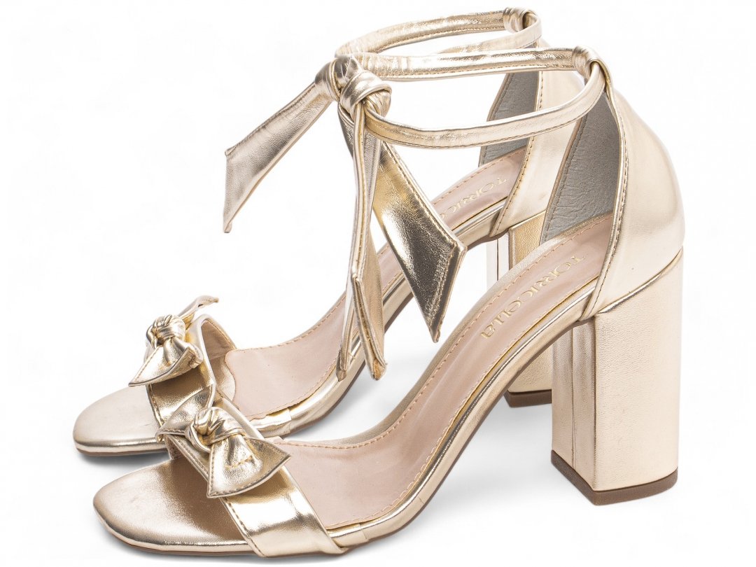 Sandalia Dourada com Laco - Salto 8,5 cm - Antiderrapante Dourado 3