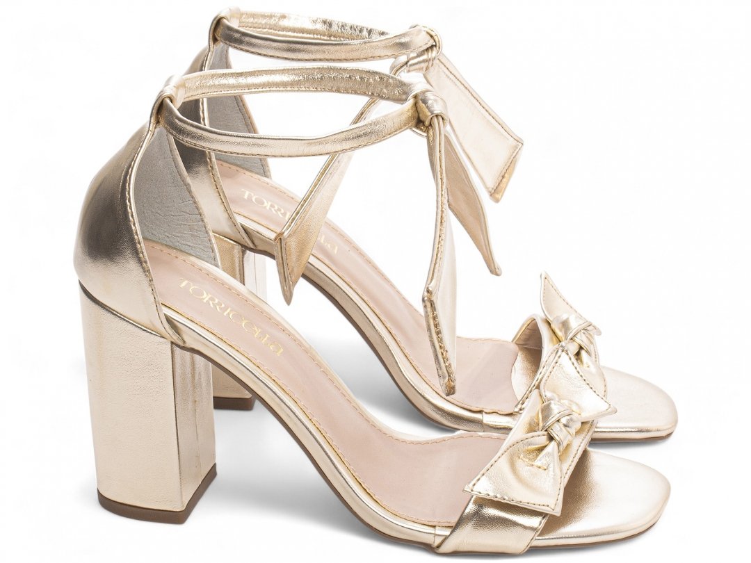 Sandalia Dourada com Laco - Salto 8,5 cm - Antiderrapante Dourado 4