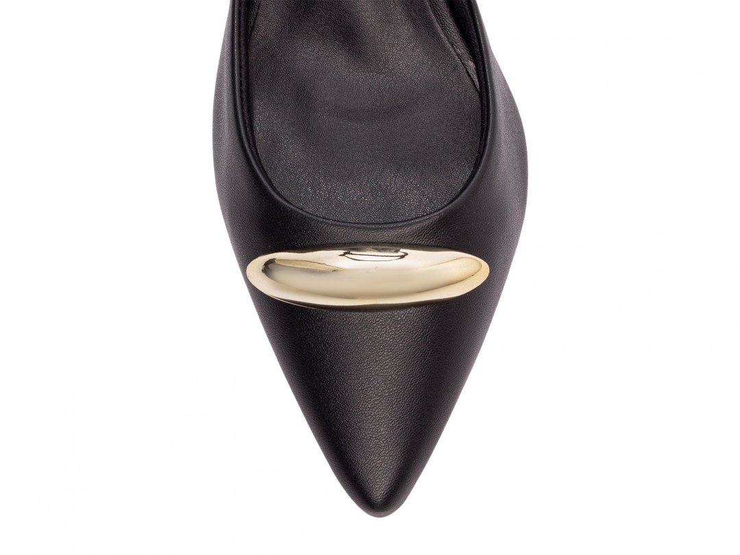 Scarpin Preto - 6 cm - Enfeite Dourado Preto 6